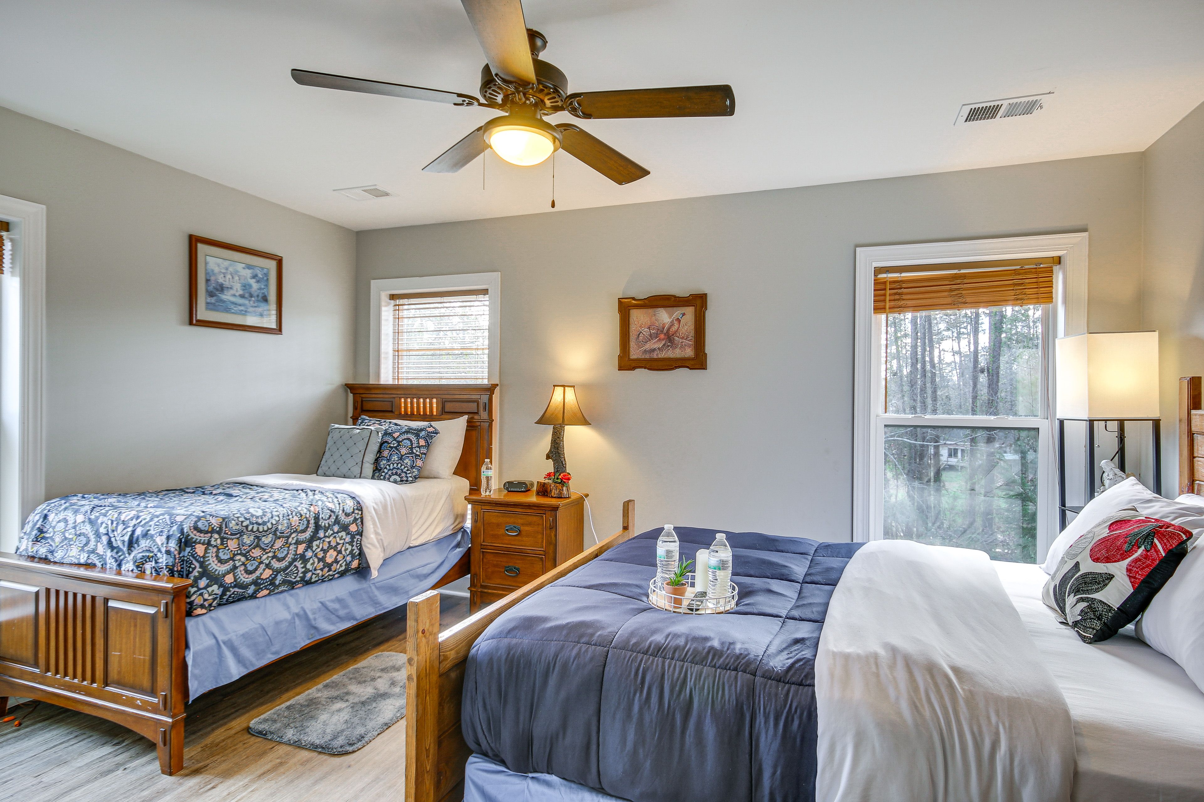 Bedroom 2 | Queen Bed, Twin Bed | Smart TV