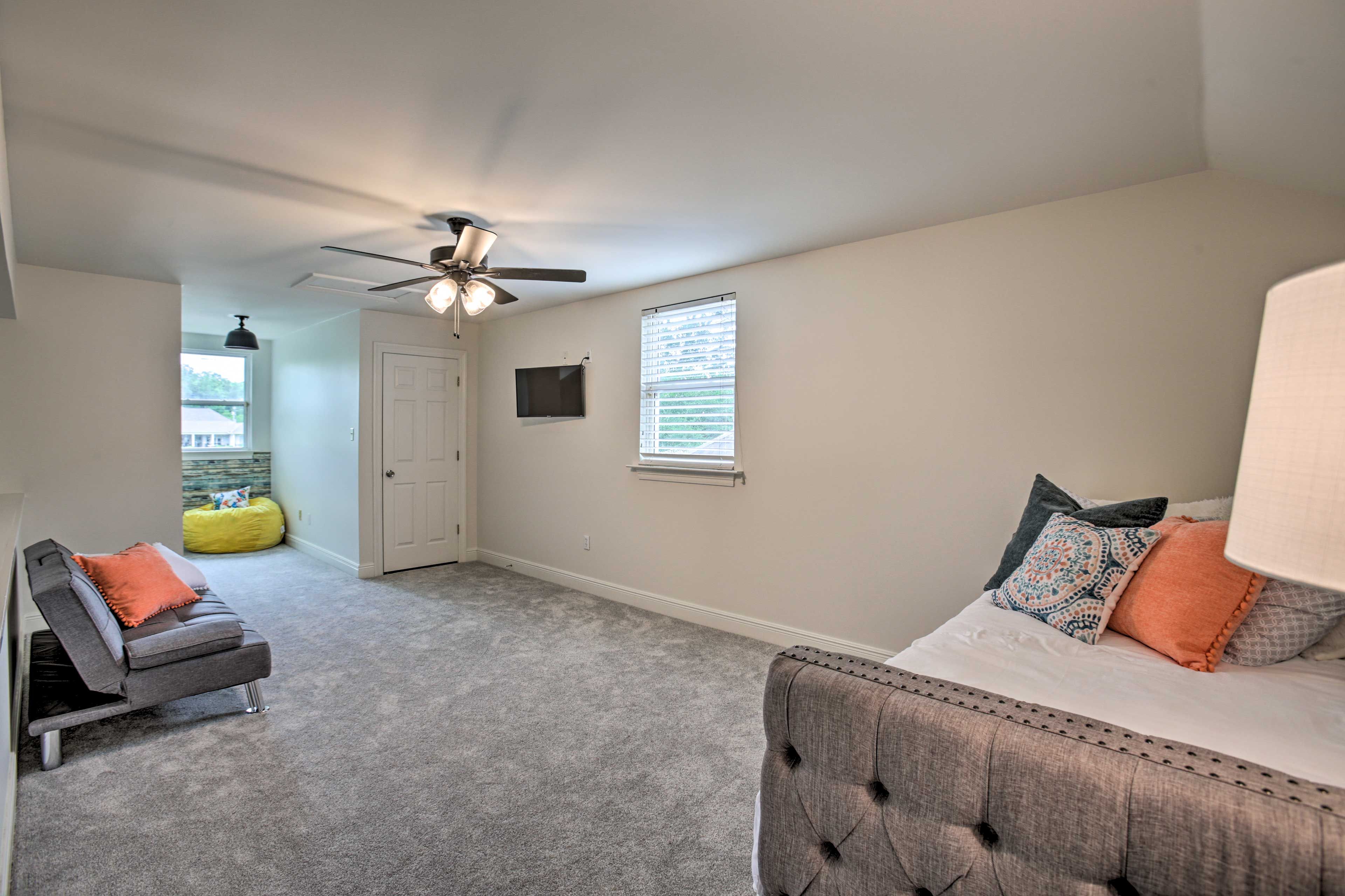 Bedroom 3 (Loft) | Smart TV