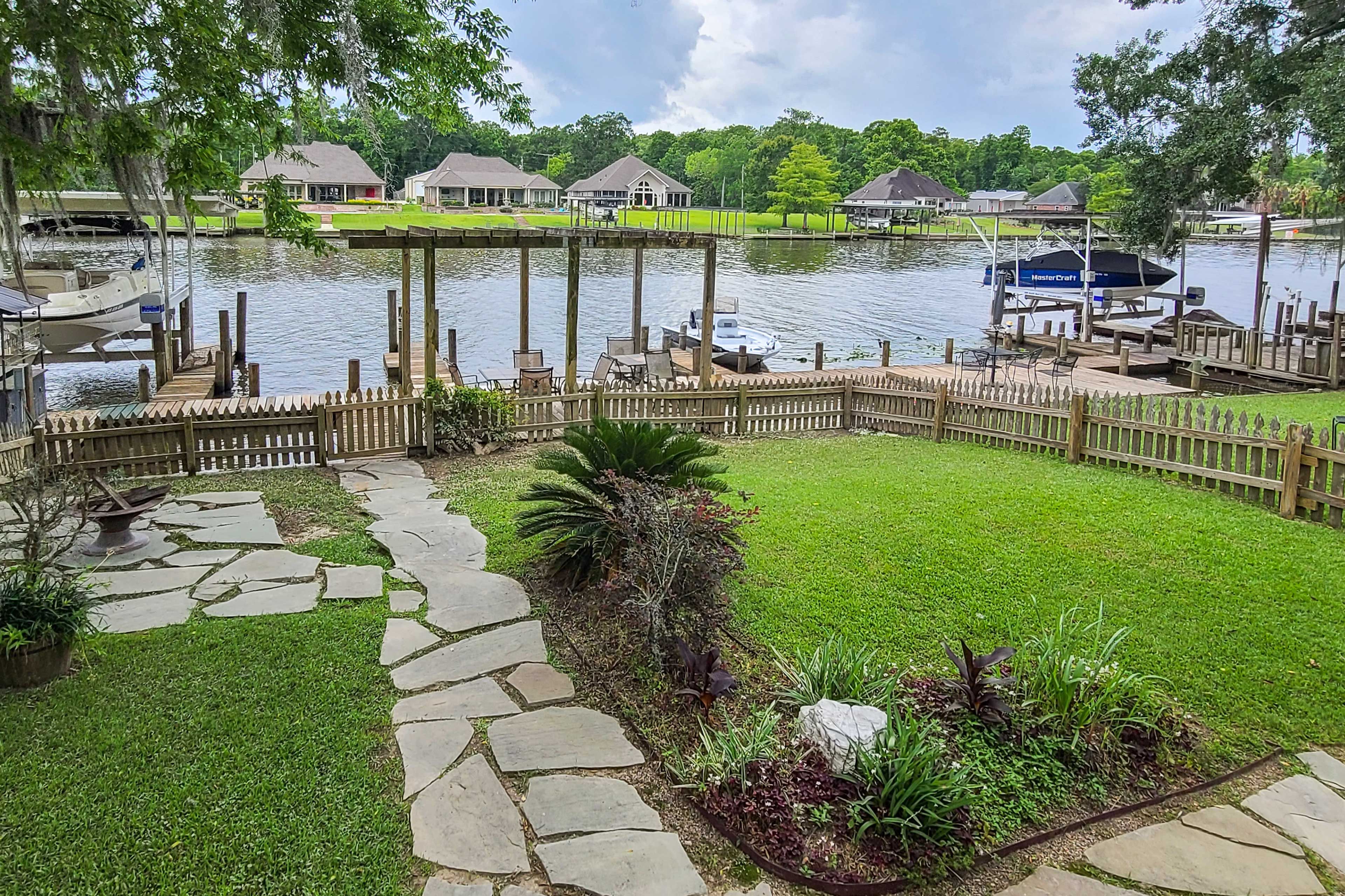 Backyard | Direct Water Access