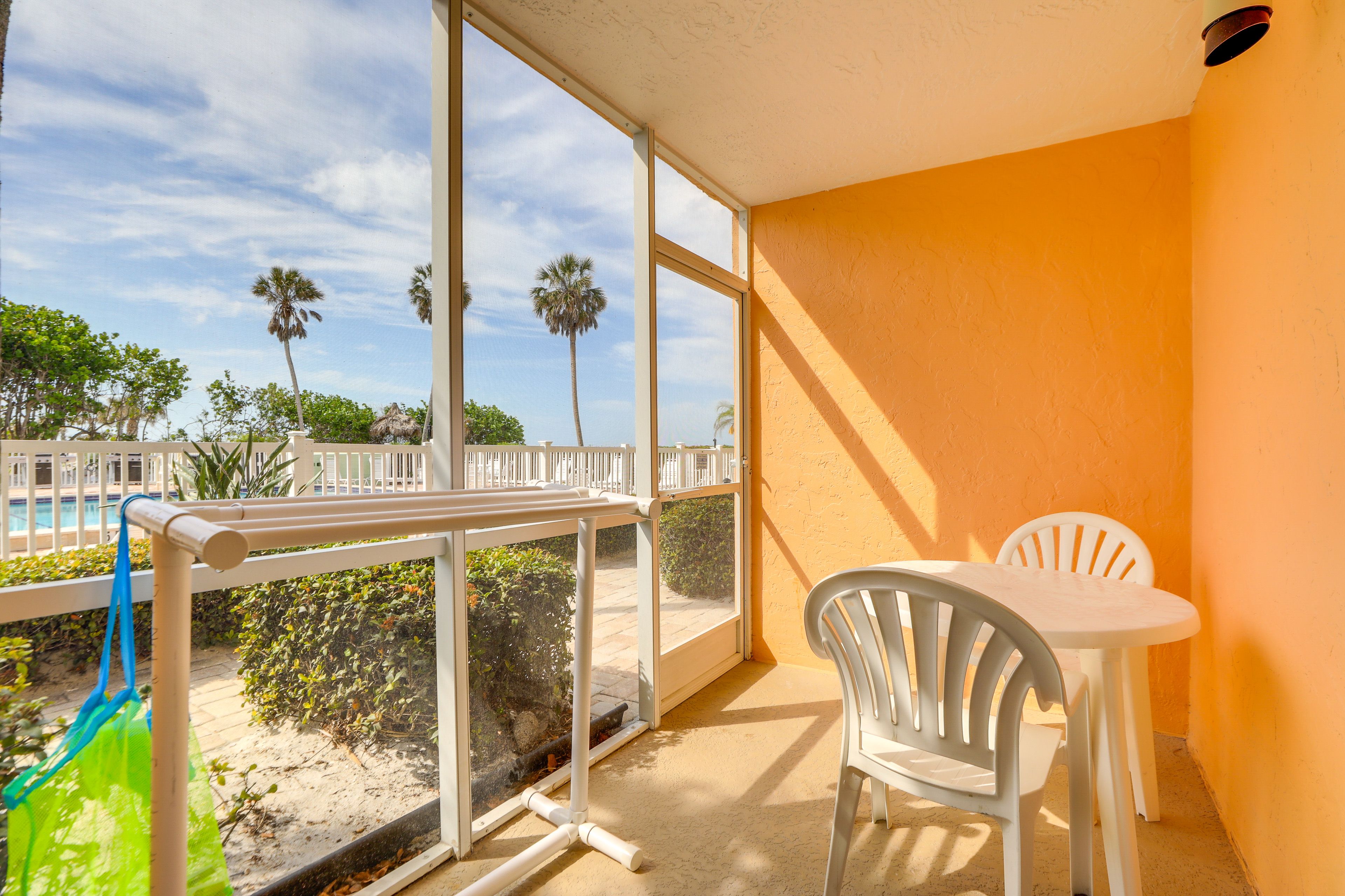 Screened Porch | Dining Set | Pool Views