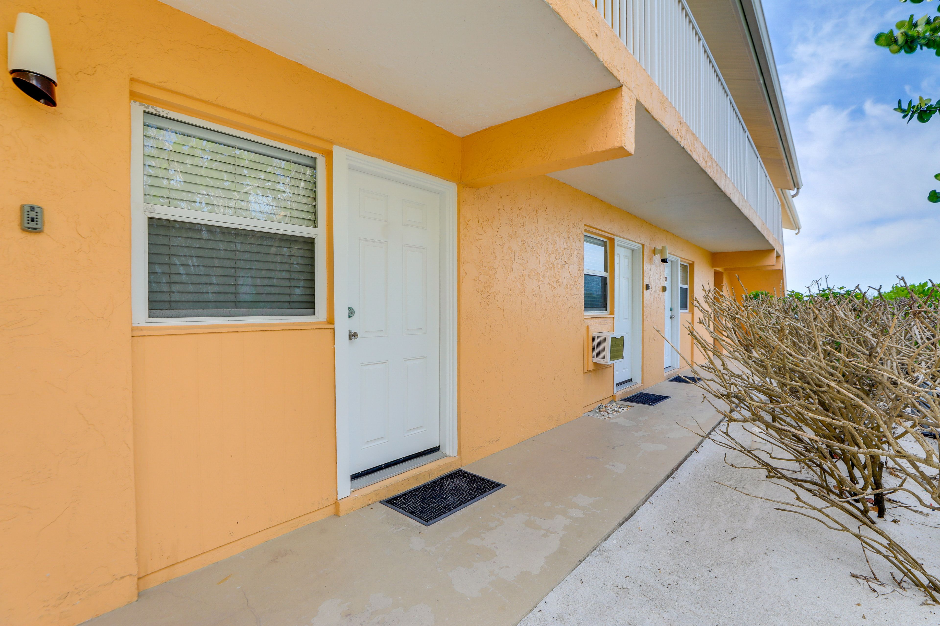 Entryway | 1st-Floor Unit | Community Parking Lot (2 Vehicles)