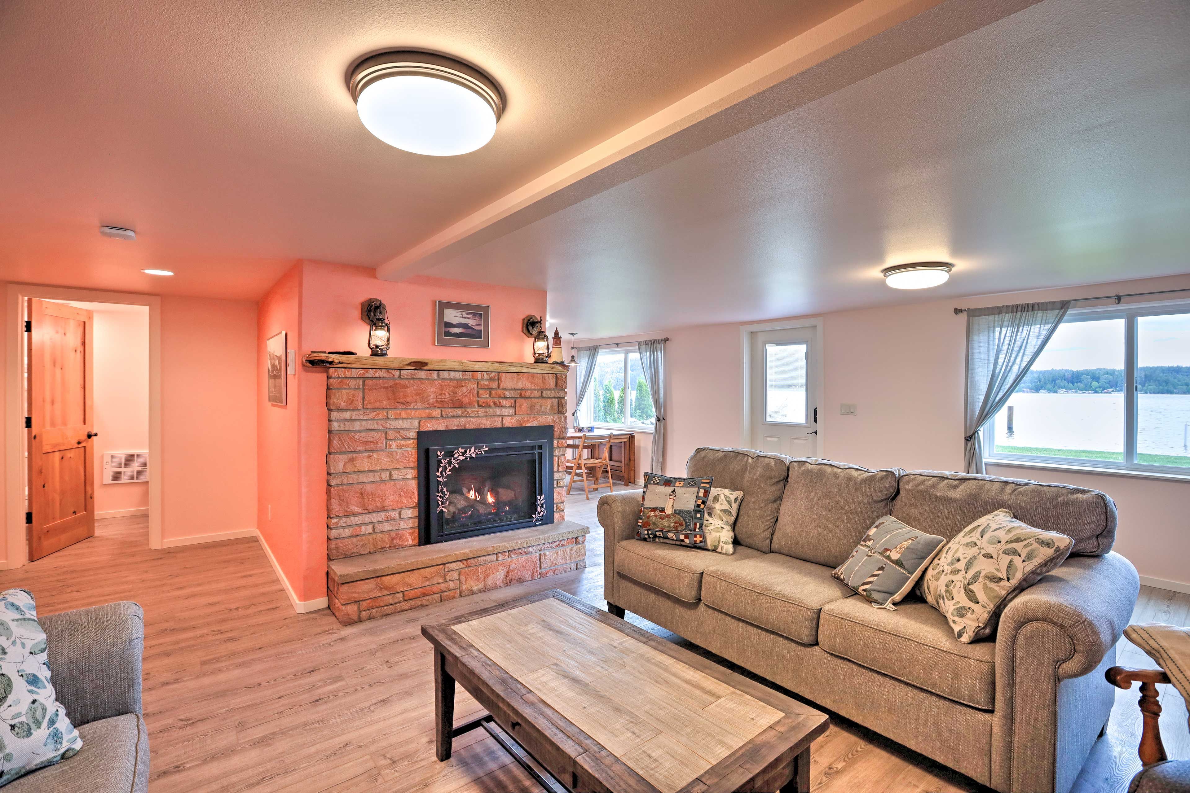 Basement Living Room | Gas Fireplace | Smart TV