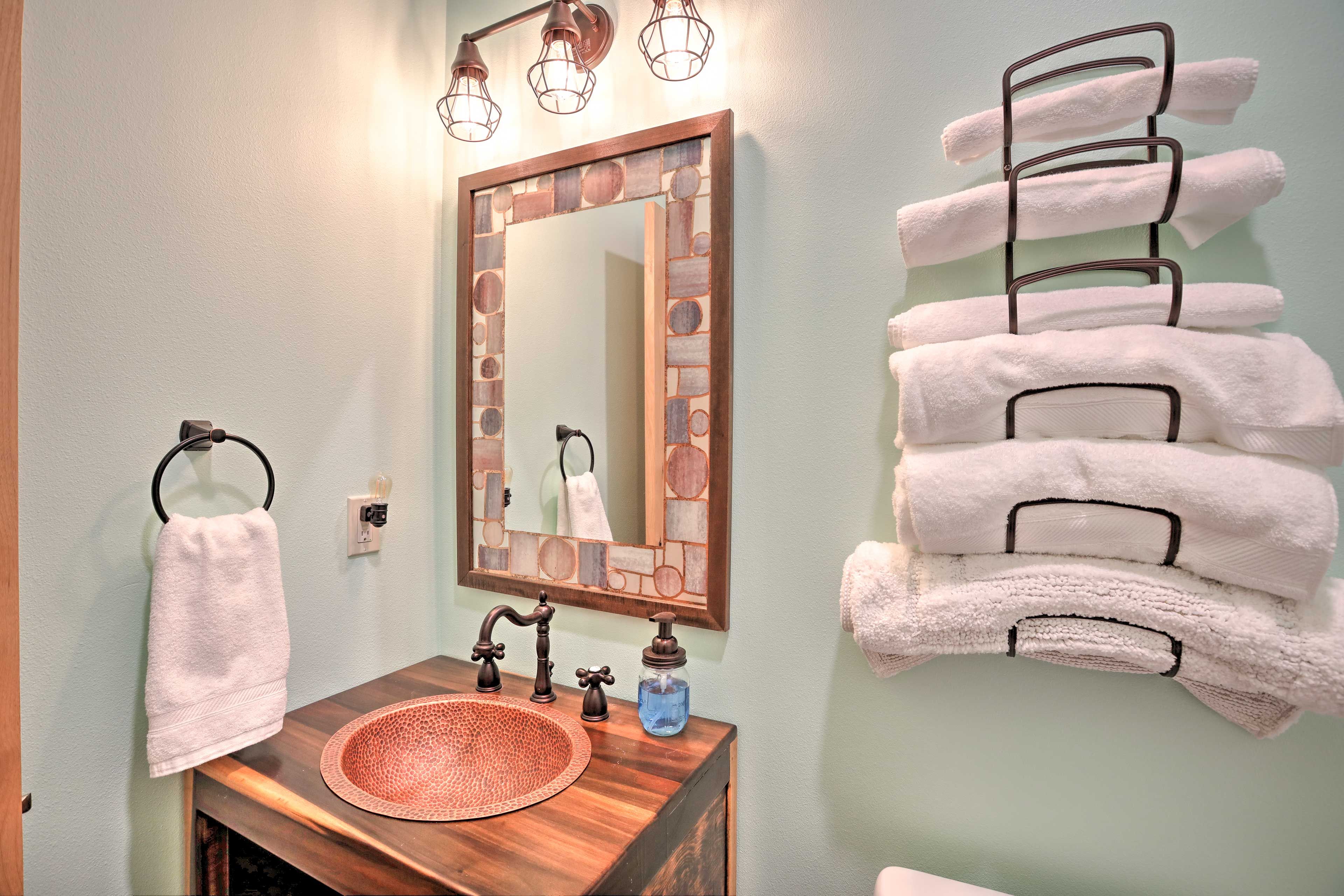 Full Bathroom | Shower/Tub Combo