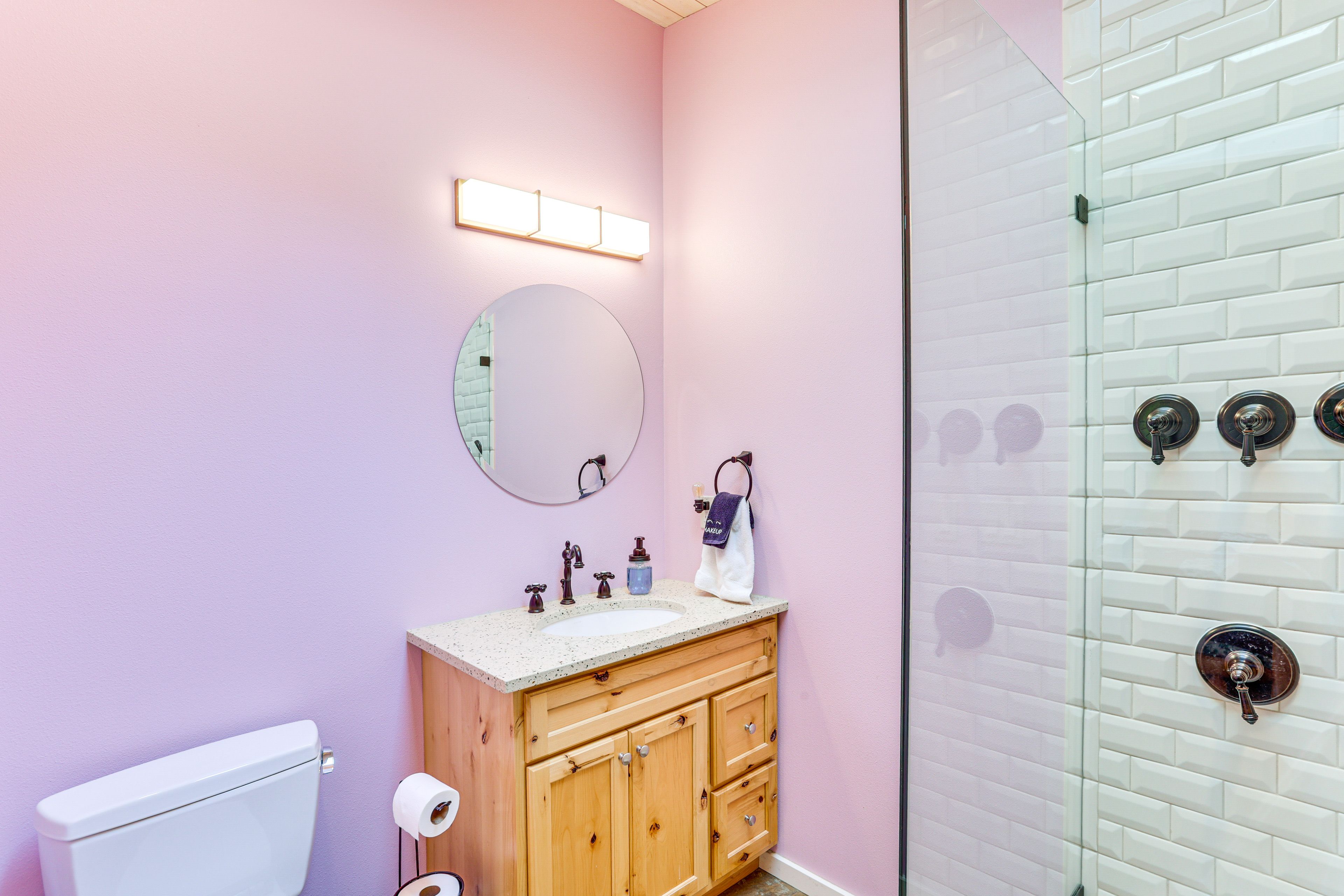 En-Suite Bathroom | Rain Shower | Main Floor