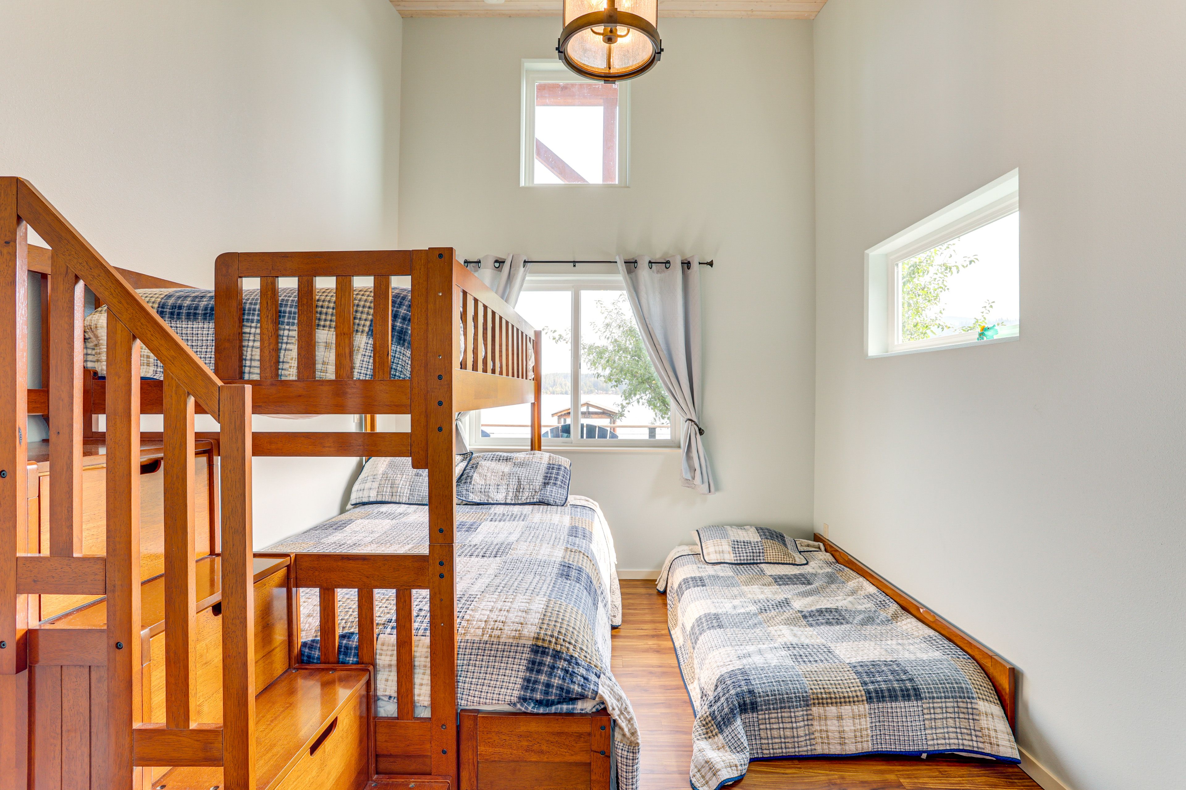Bedroom 3 | Twin/Full Bunk Bed w/ Twin Trundle Bed | Main Level