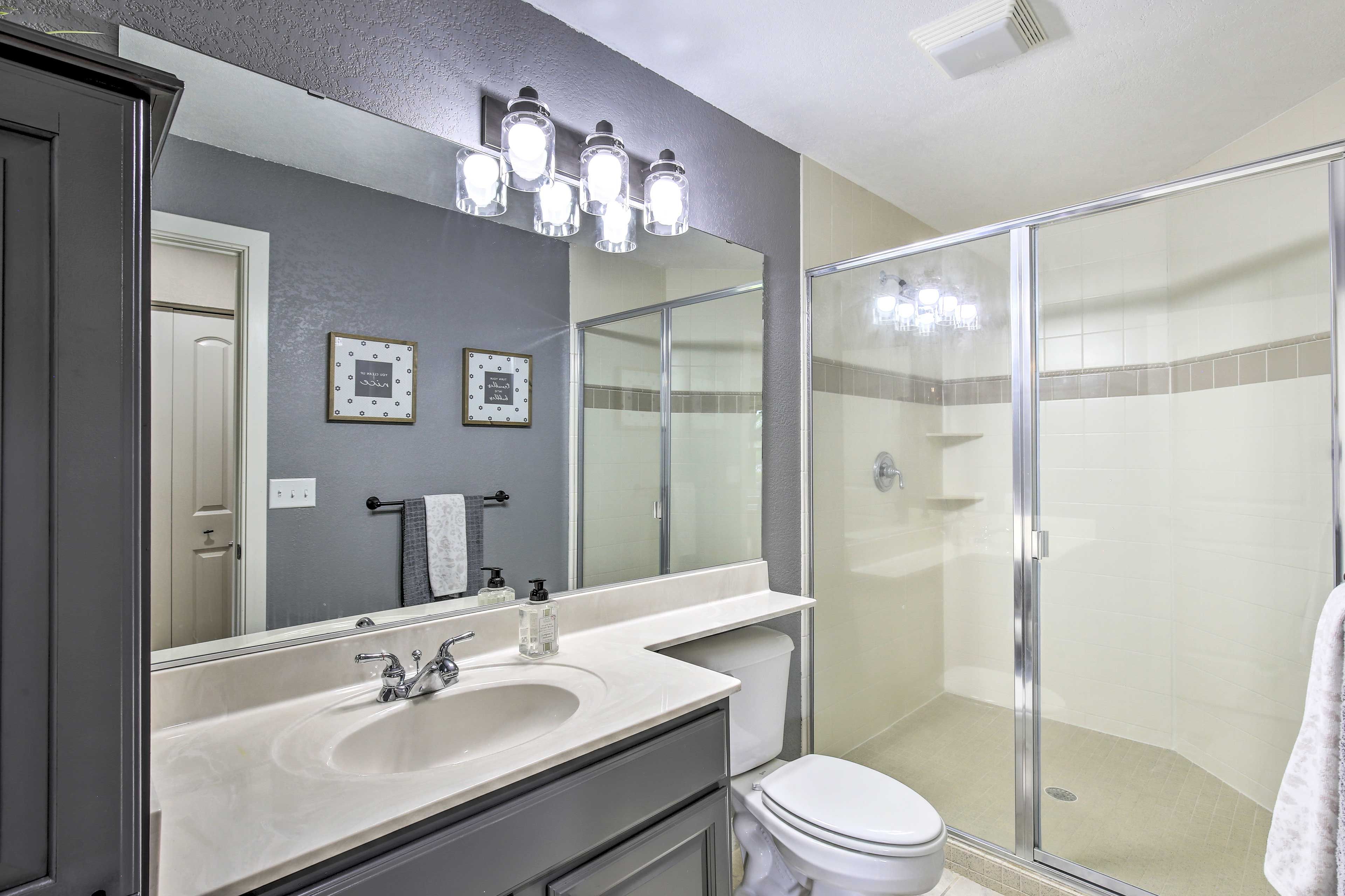 Full Bathroom | Towels Provided