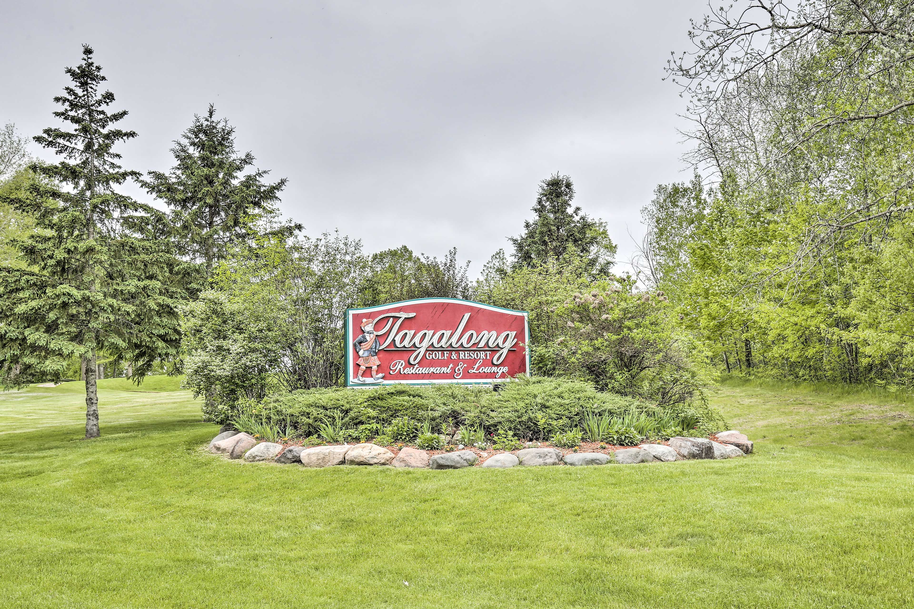 Tagalong Golf Course On-Site (Additional Fee)