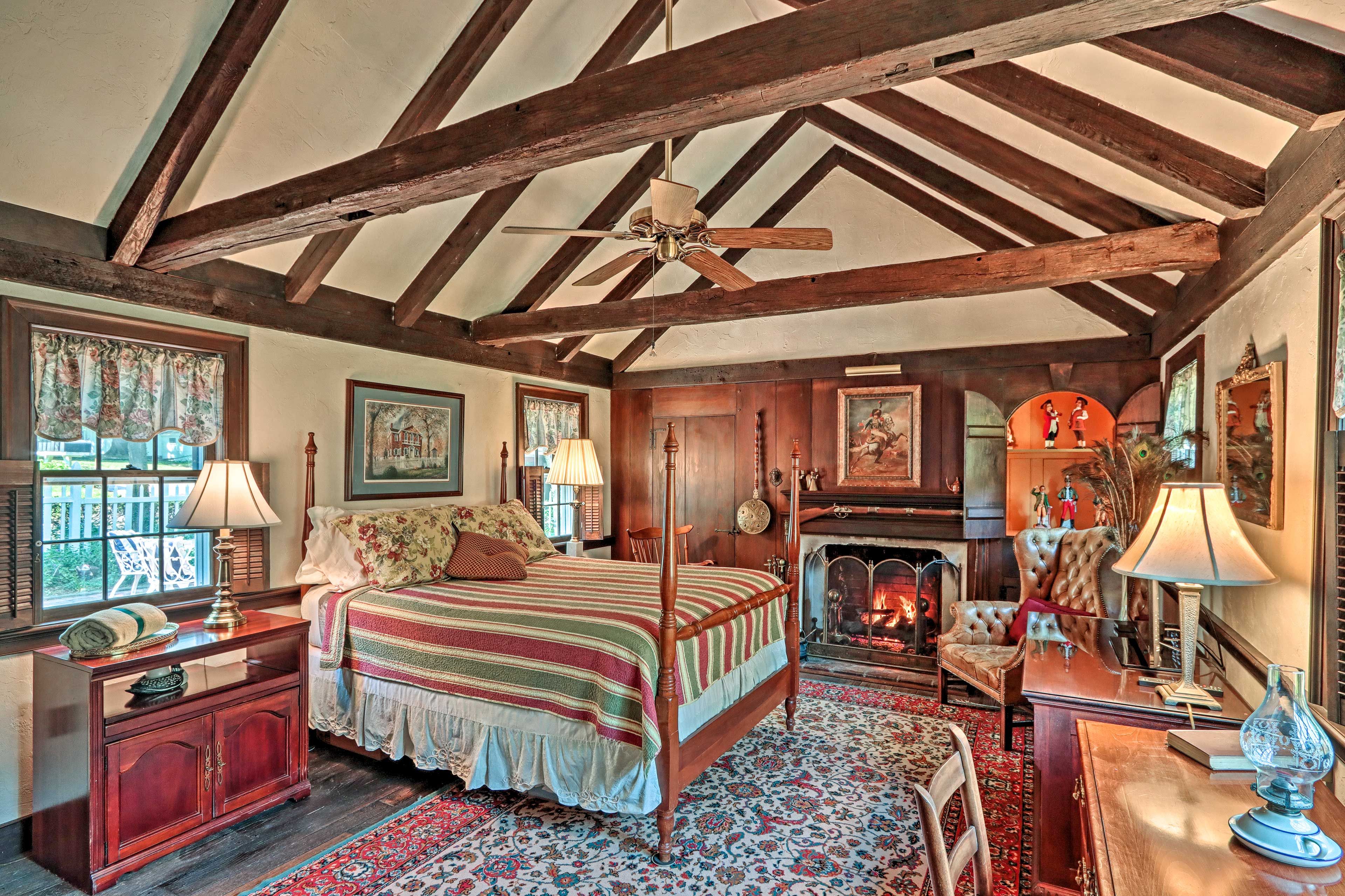 Bedroom 1 | 1st Level | Queen Bed