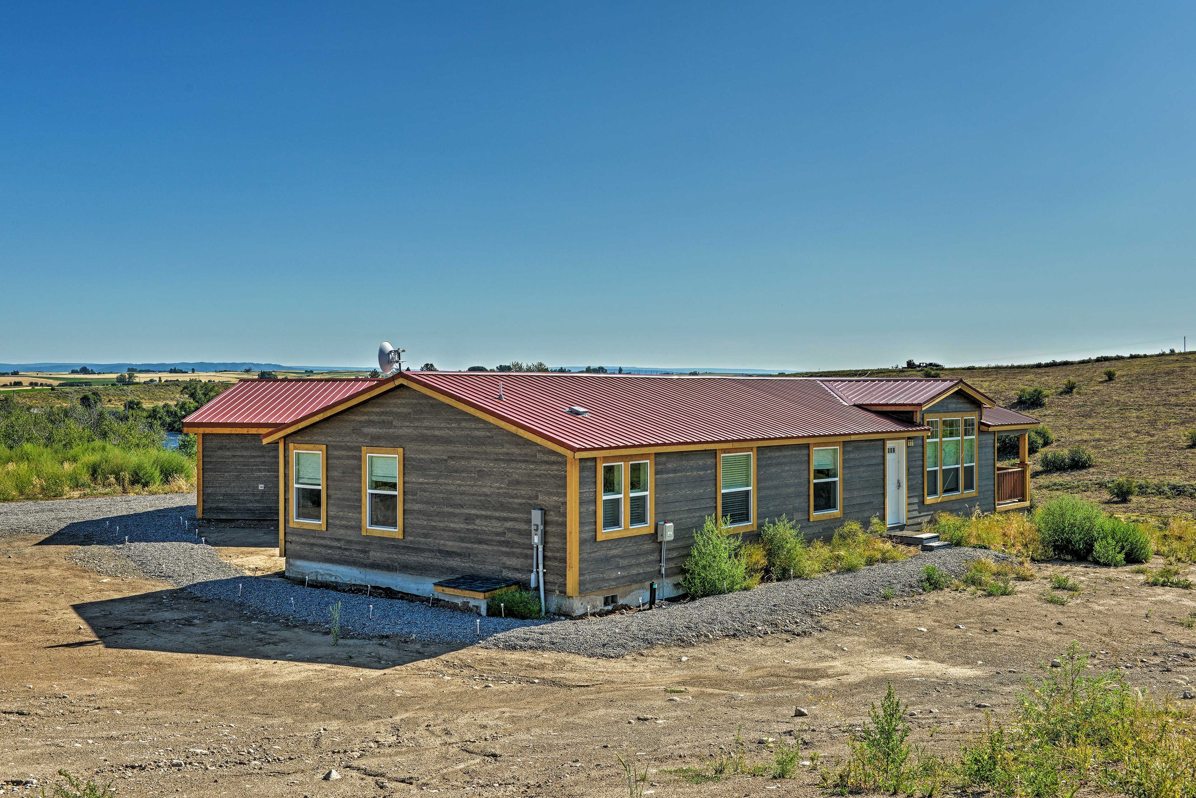 Cabin Exterior | Brand New Build | 2 Steps Required for Access