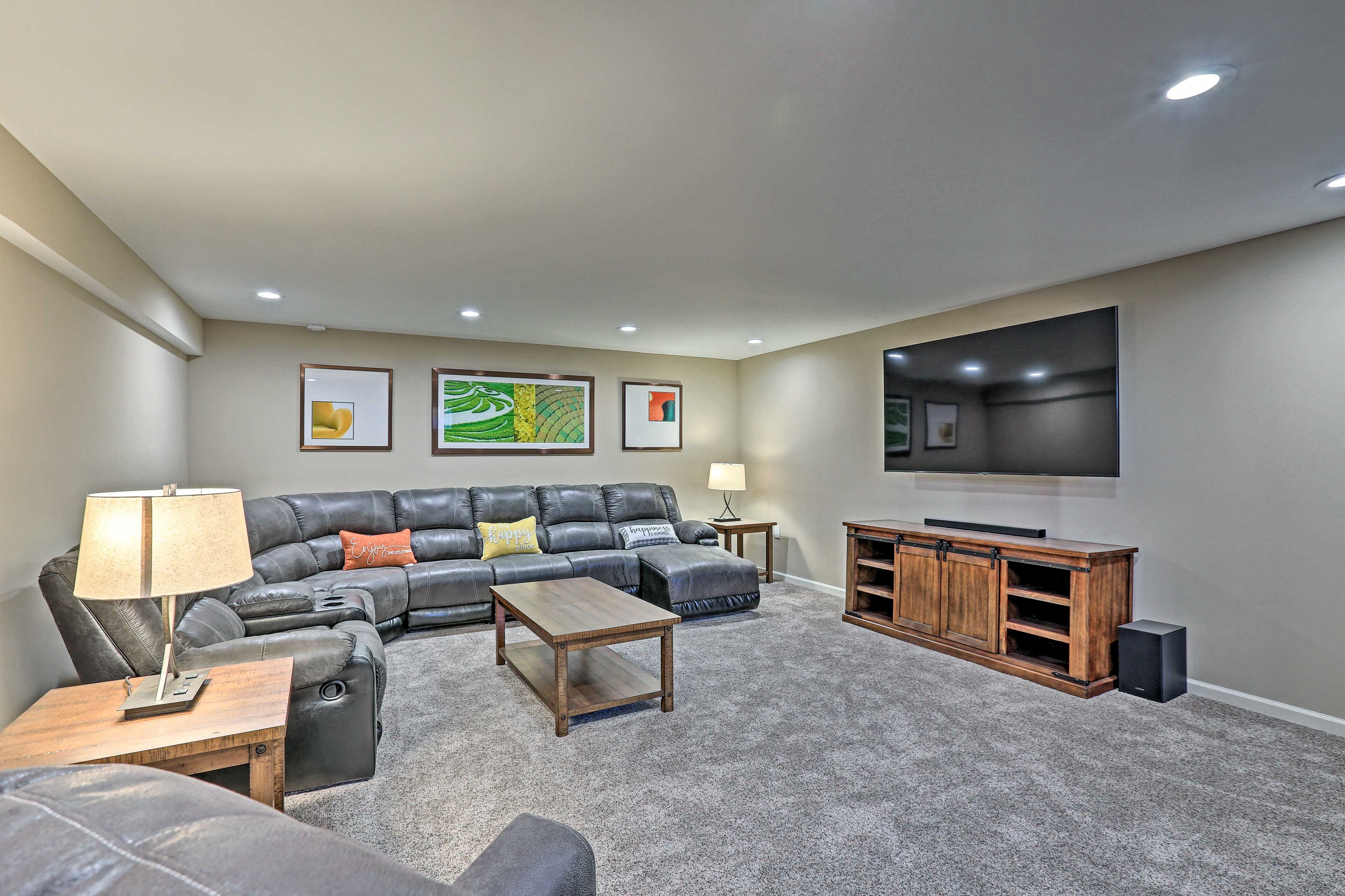 Downstairs Living Room | Smart TV