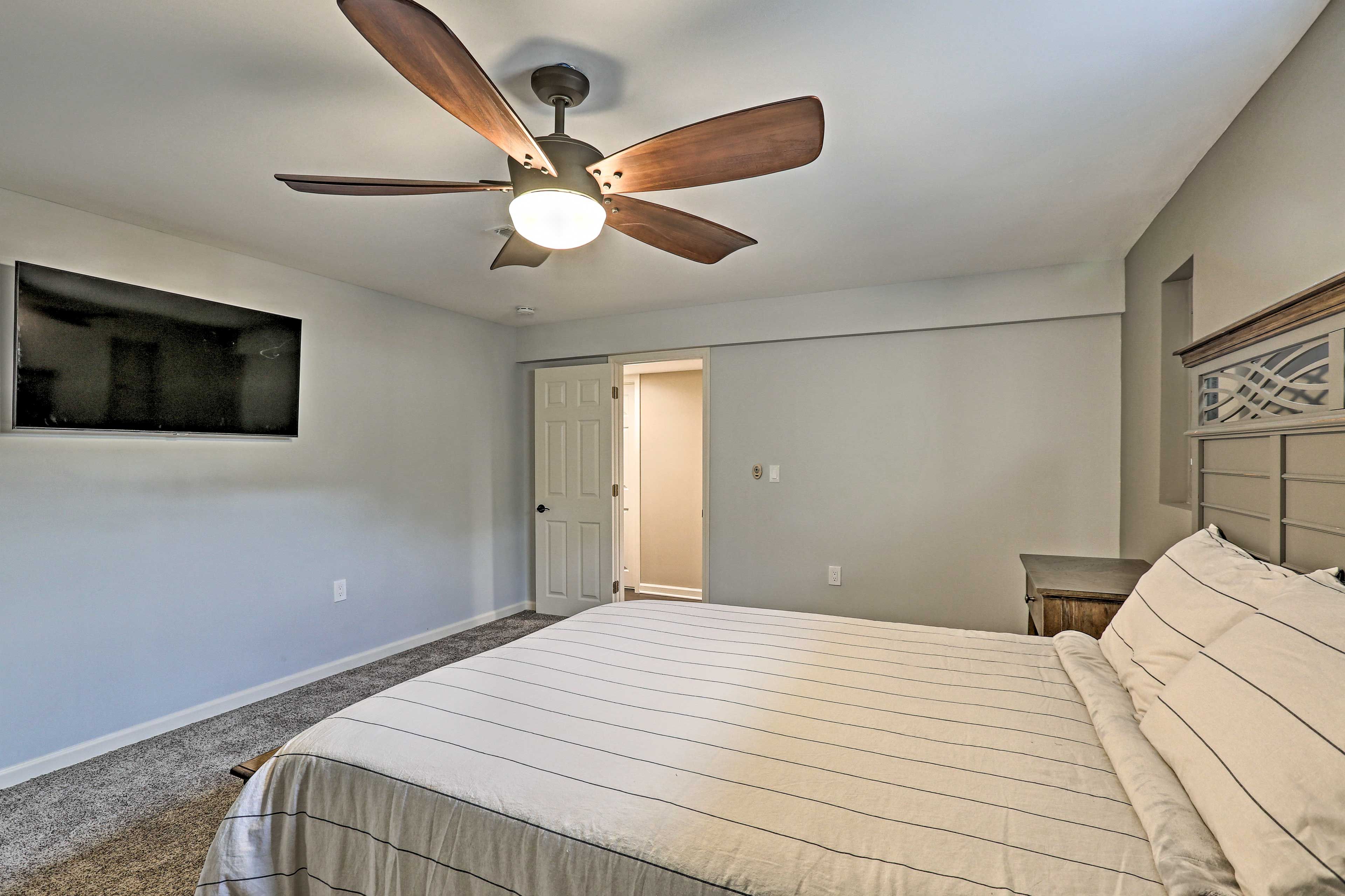 Bedroom 5 | Smart TV