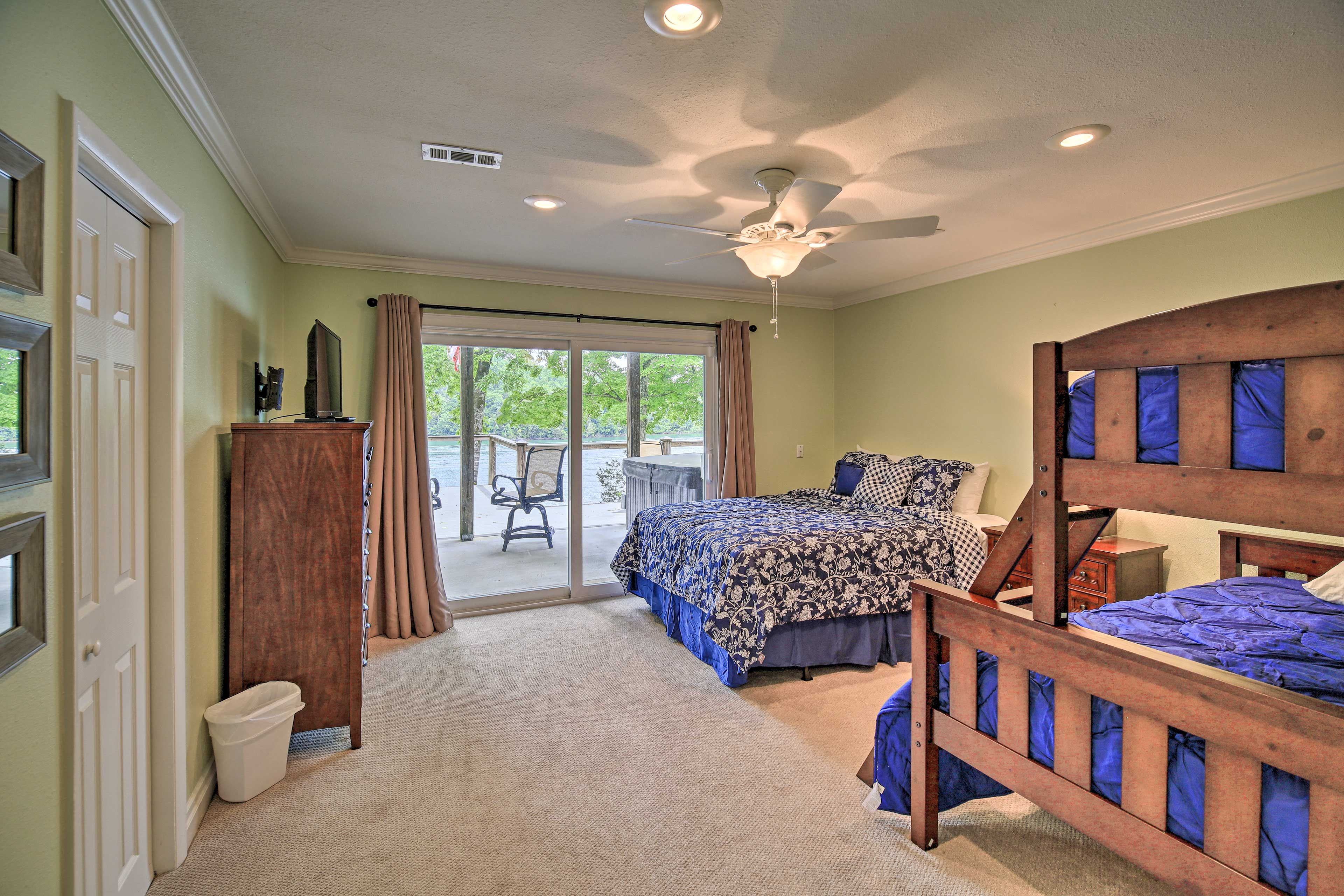 Bedroom 3 | Lower Level | Queen Bed | Twin/Full Bunk bed