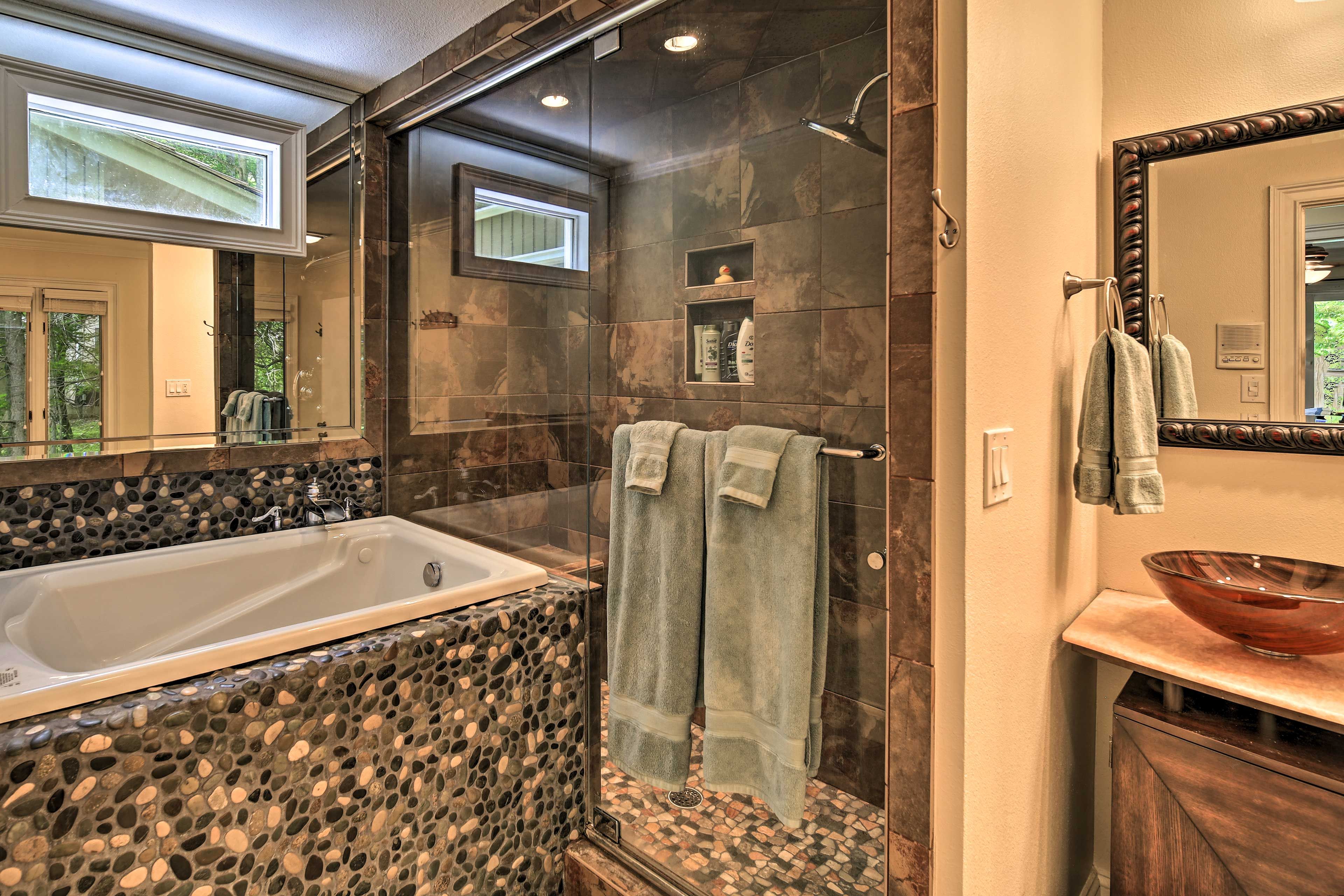 En-Suite Bathroom | Jetted Tub