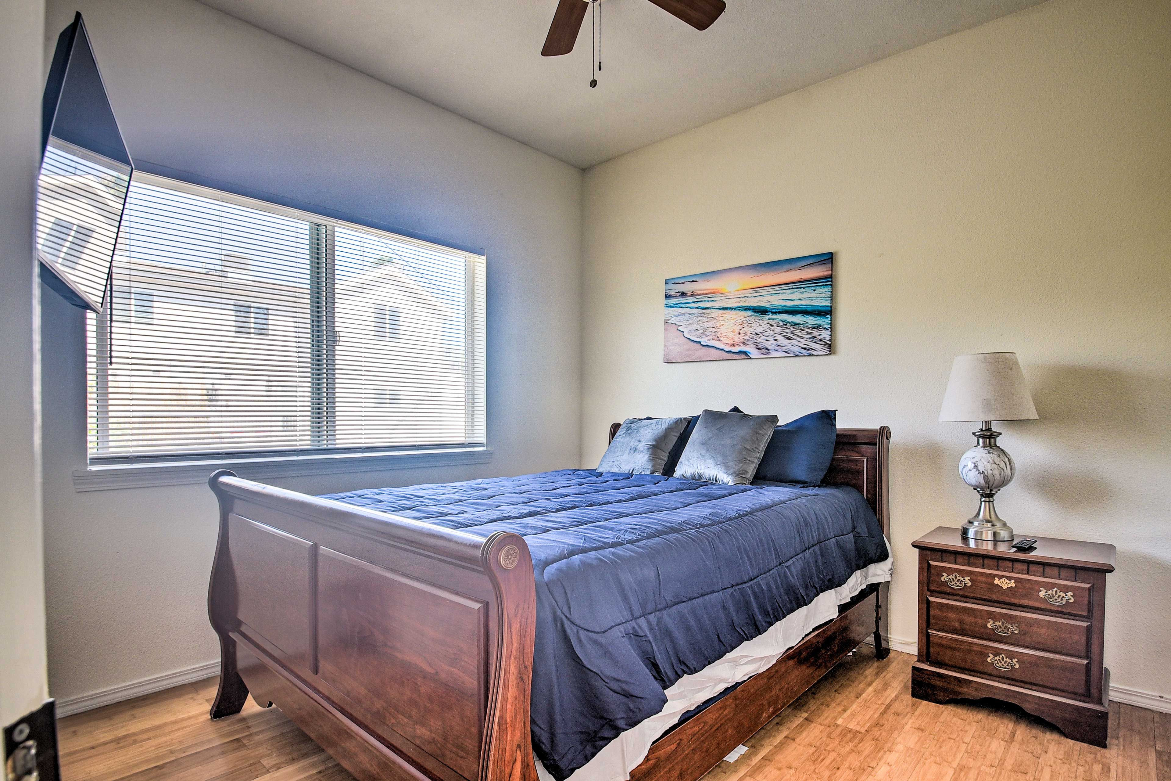 Bedroom 1 | Queen Bed | Smart TV w/ Cable | En-Suite Bathroom