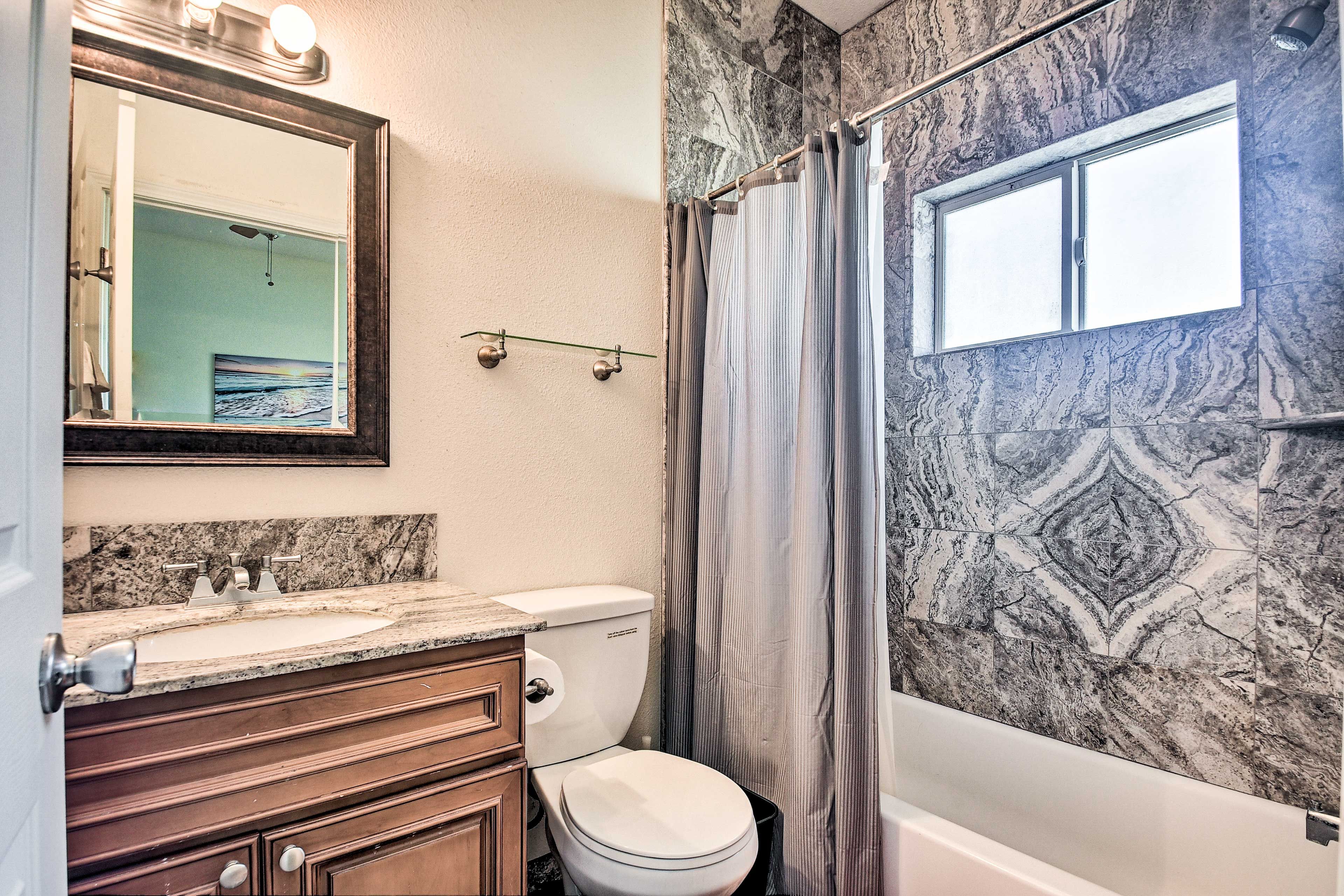 En-Suite Bathroom | Complimentary Toiletries | Linens & Towels | Hair Dryer