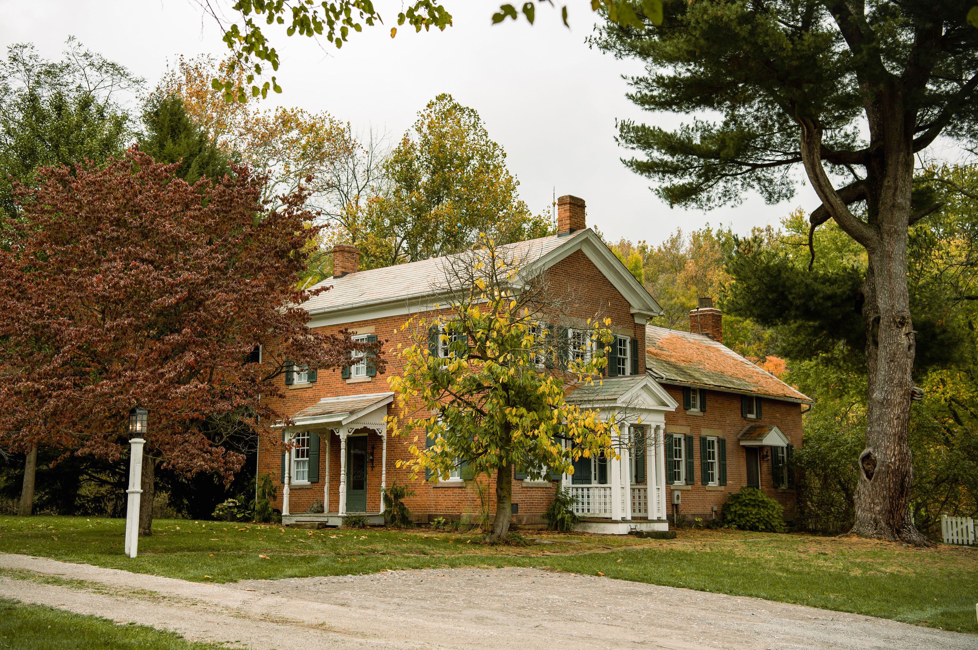 Dundee Vacation Rental | 4BR | 2BA | 2,720 Sq Ft | Stairs to Access