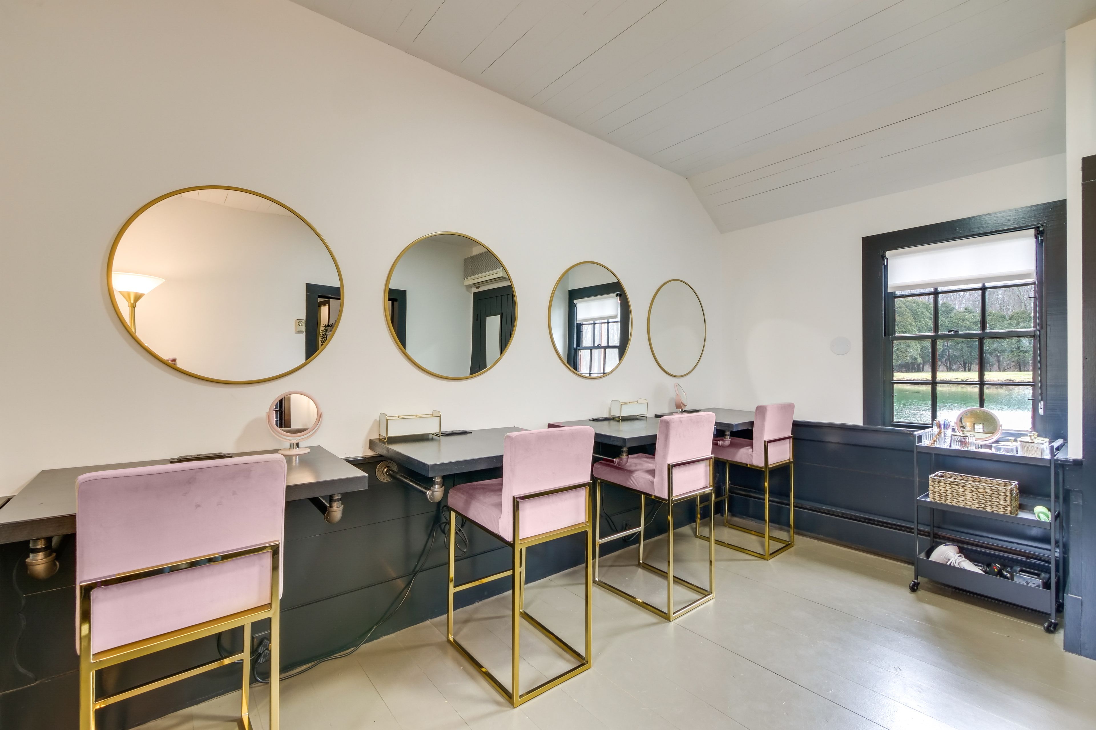 Dressing Room | Main Level