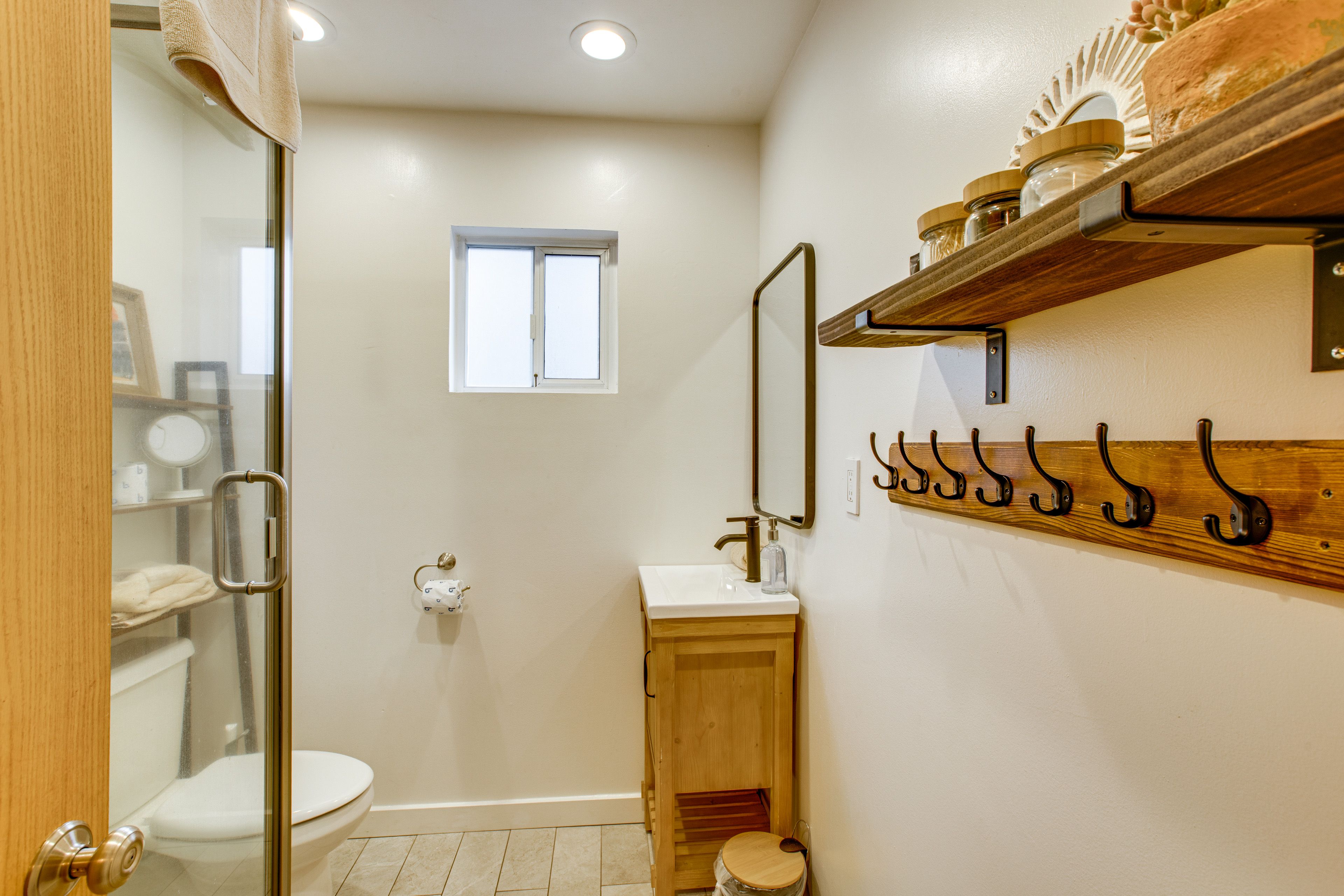 Full Bathroom | 1st Floor