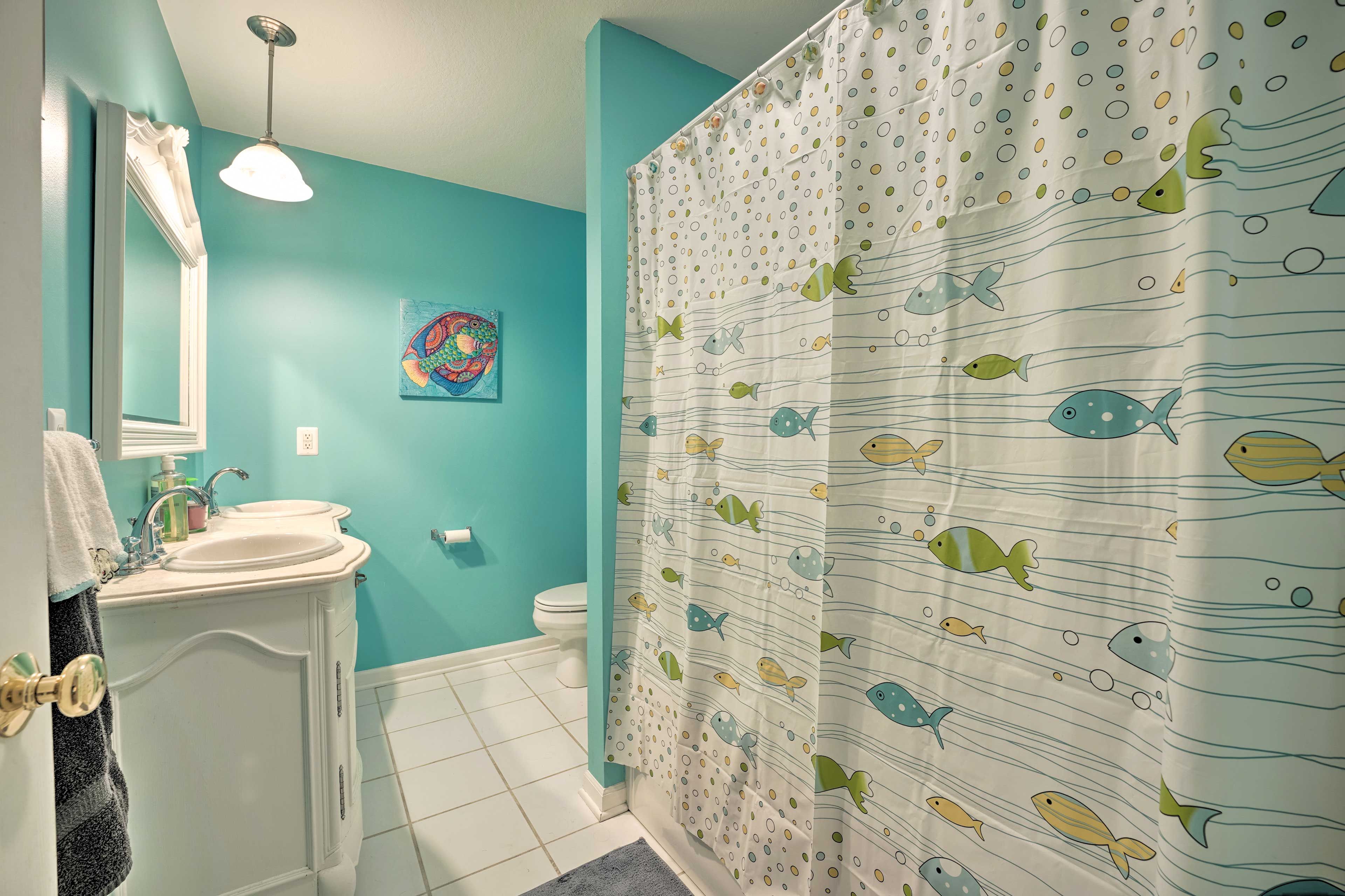 Full Bathroom | Towels Provided | Complimentary Toiletries | Main House