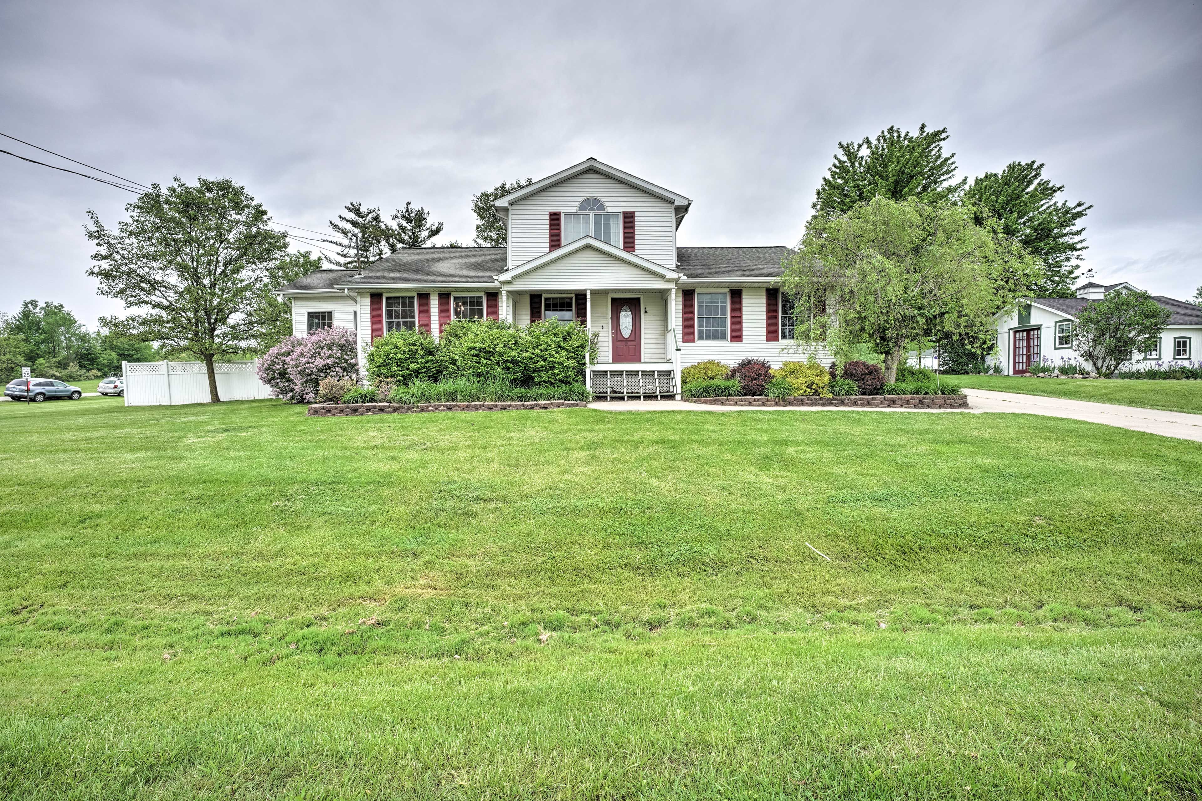 Onsted Vacation Rental | 3BR | 2BA | 1,800 Sq Ft | Stairs Required