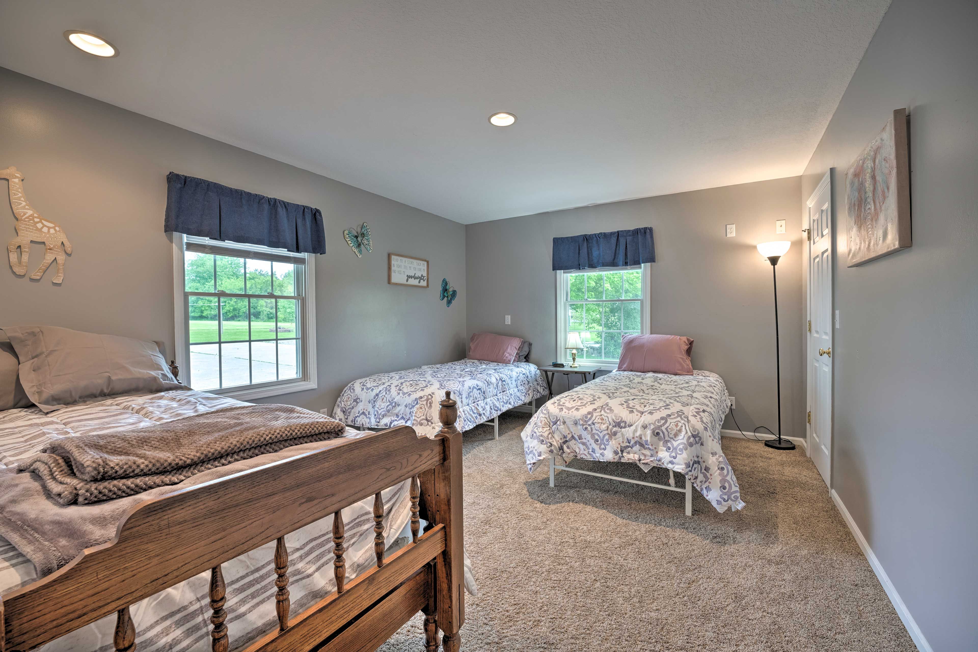 Bedroom 2 (Main House): 2 Twin Beds (New Photos Coming Soon)
