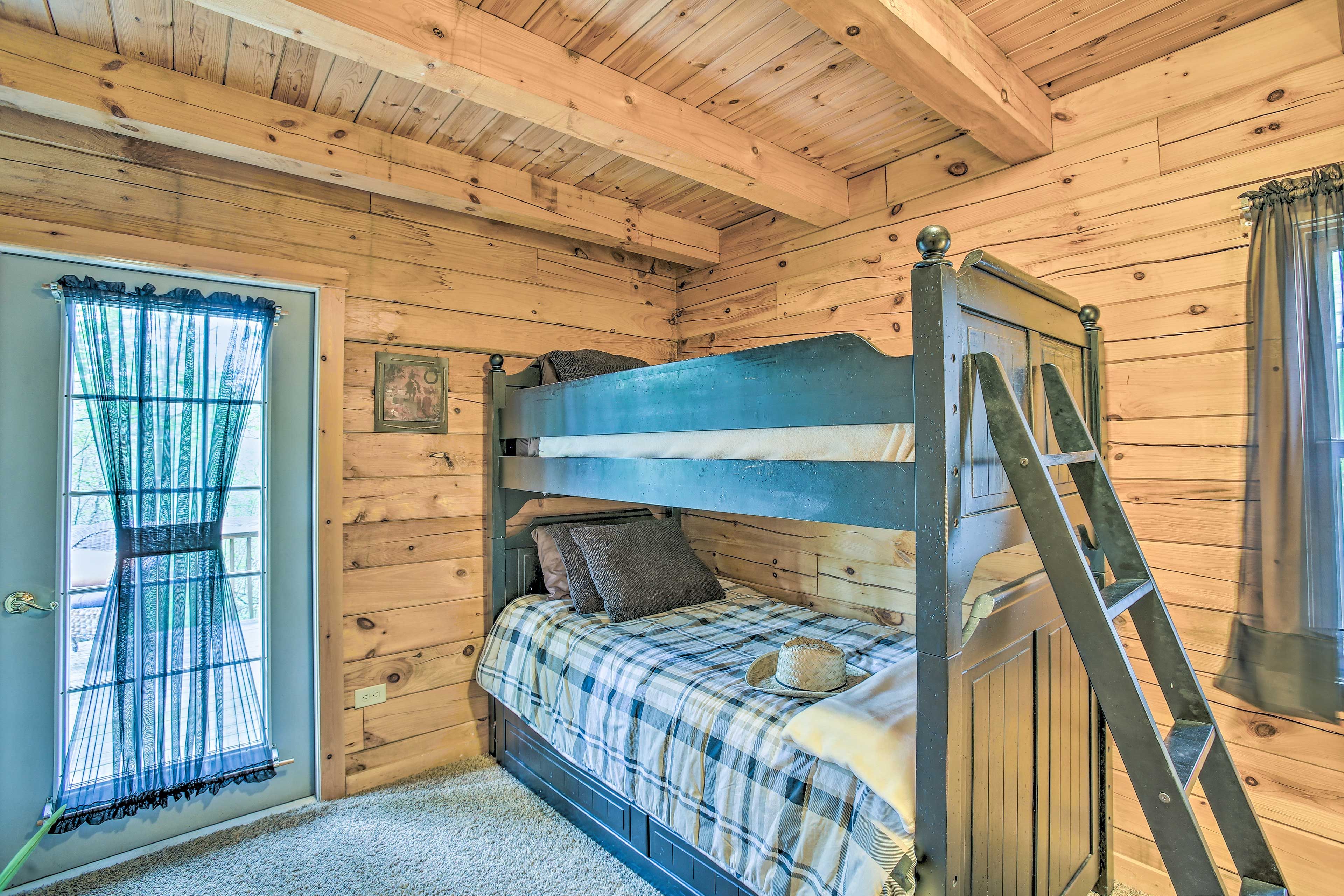 Bedroom 3 | Main Floor | Twin Bunk Bed w/ Twin Trundle Bed
