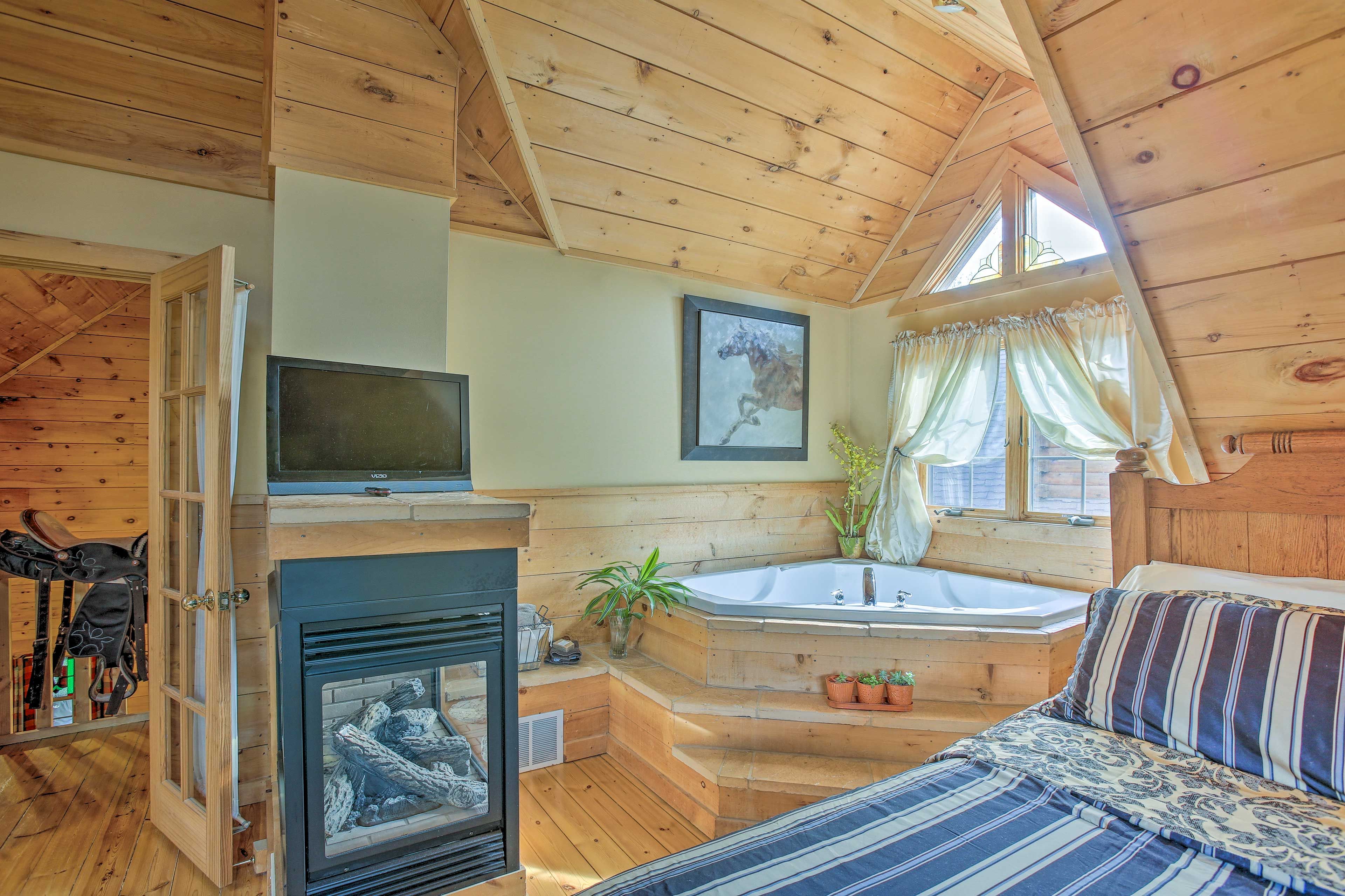 Bedroom 3 | Jetted Tub