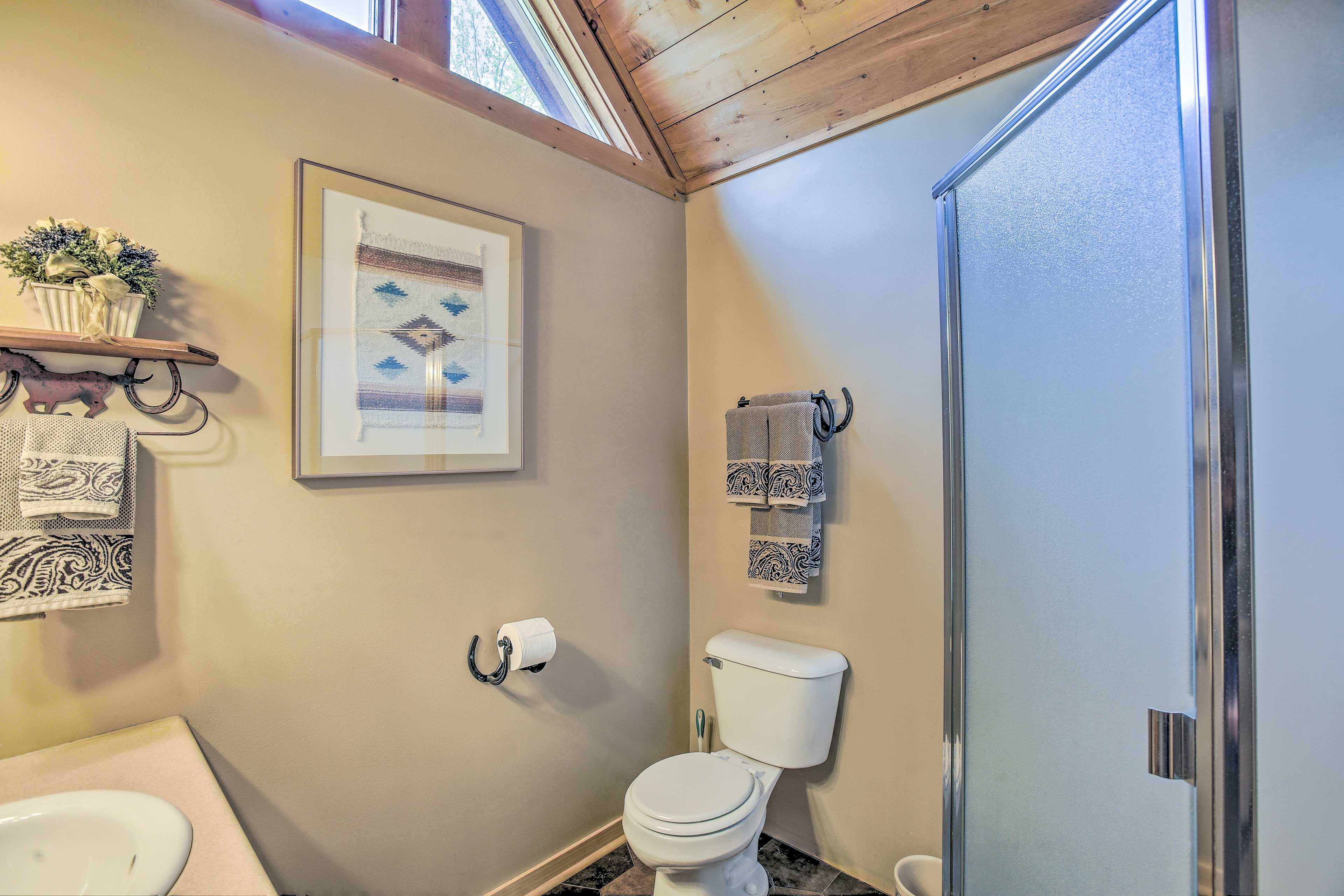 En-Suite Bathroom | Towels Provided