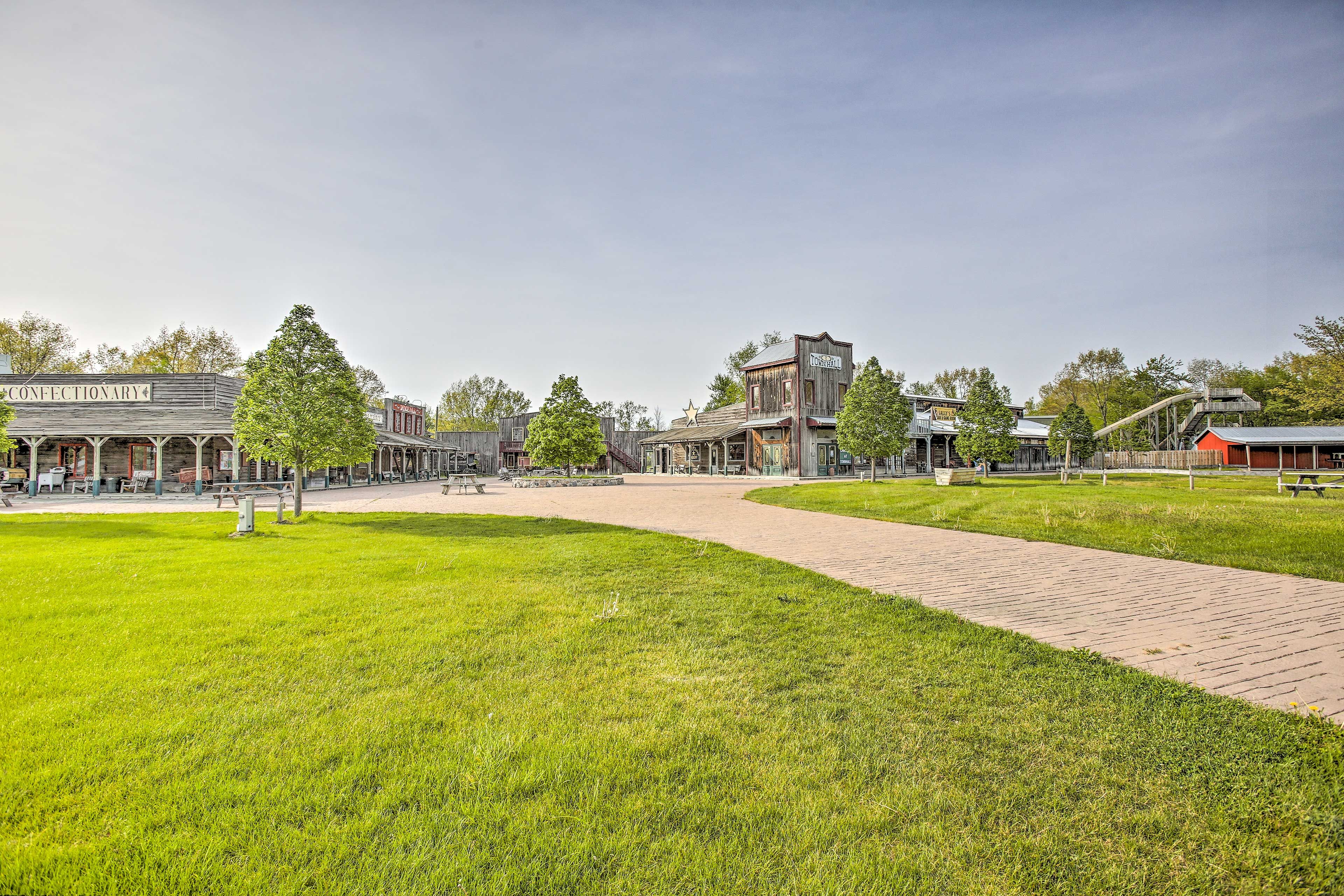 Community Amenities (w/ Fee) | Back Forty Western Town