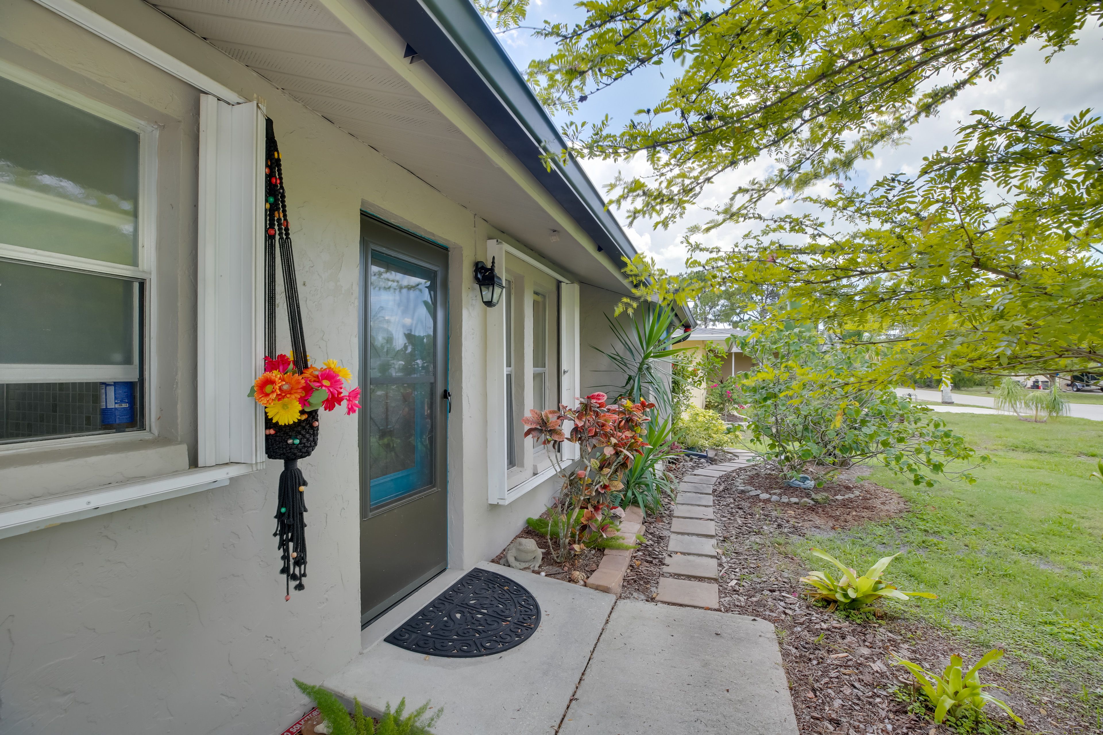 Front Entrance | Keyless Entry