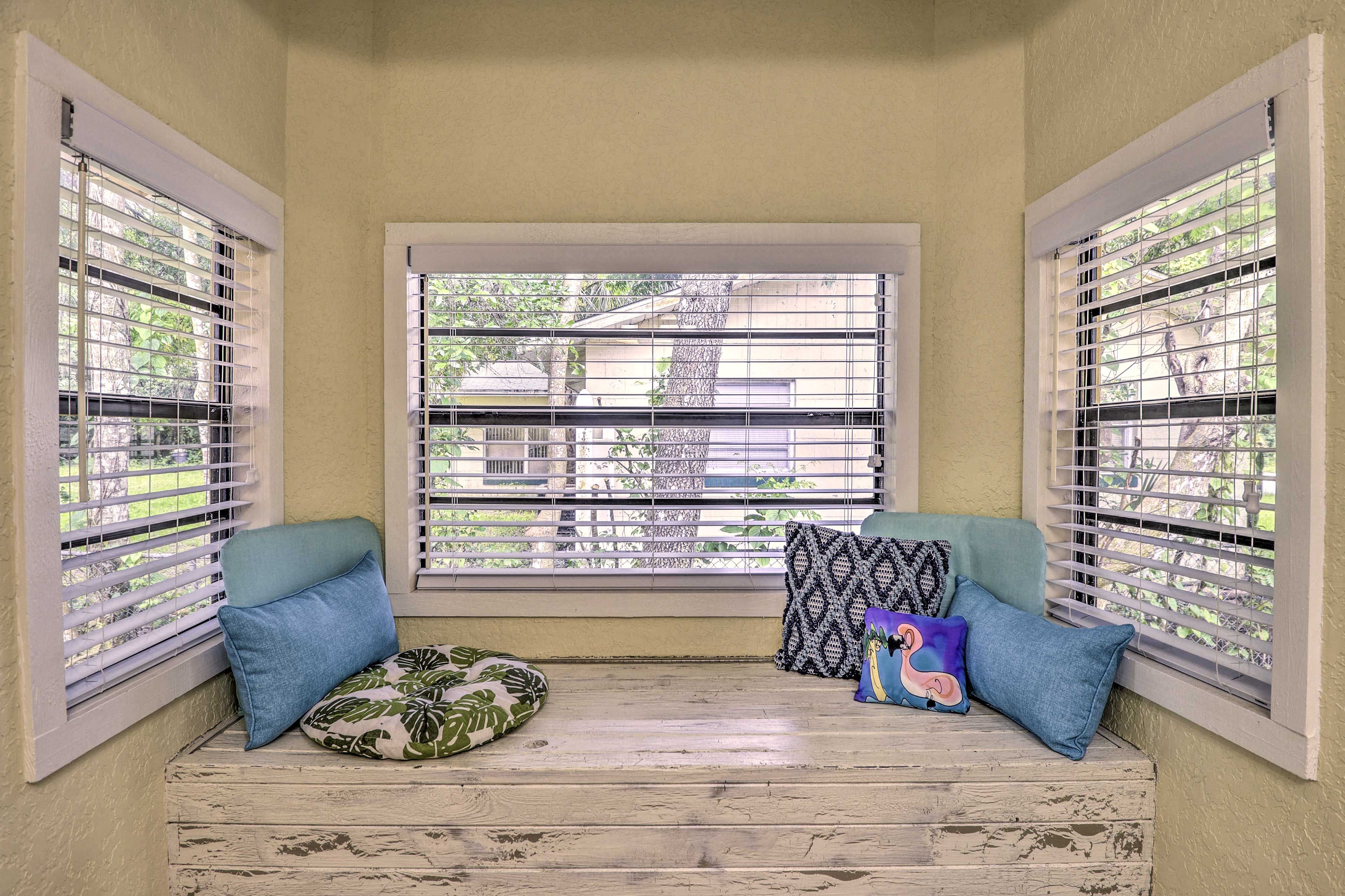 Living Room | Window Seat