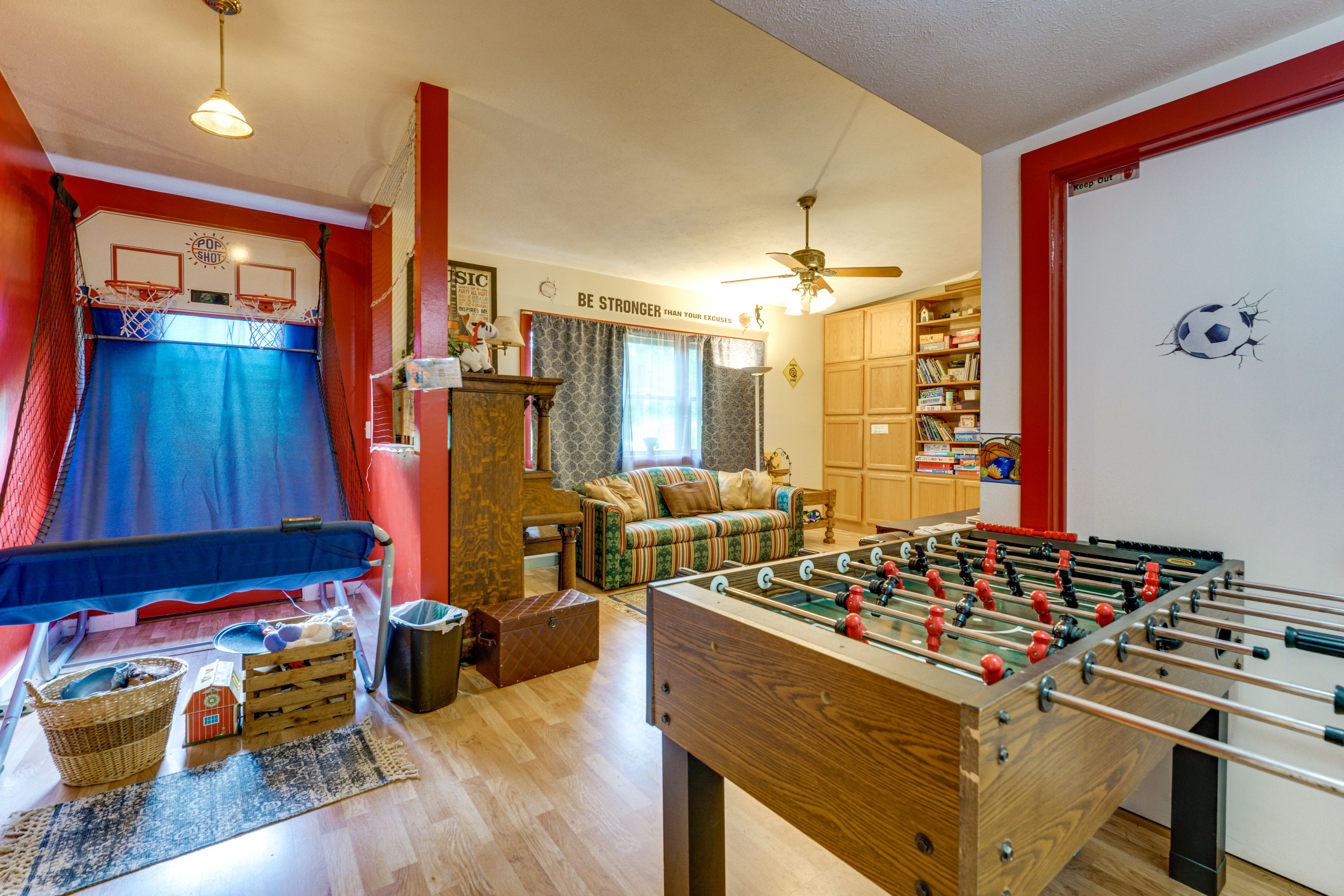 Media Room | 2 Twin Beds | Sleeping Chair | Queen Sleeper Sofa