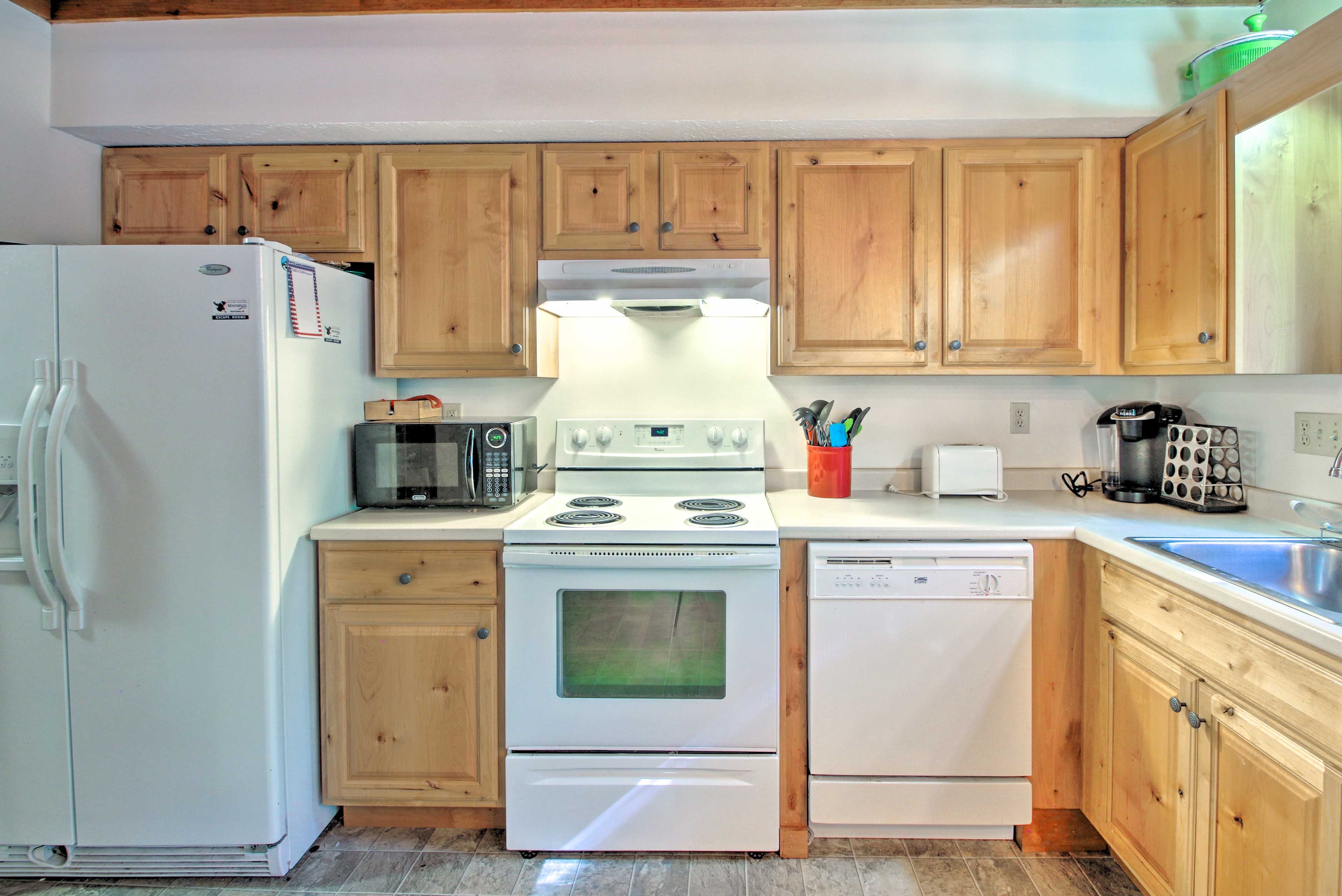 Kitchen | Main Floor | Fully Equipped | Cooking Basics | Keurig Coffee Maker