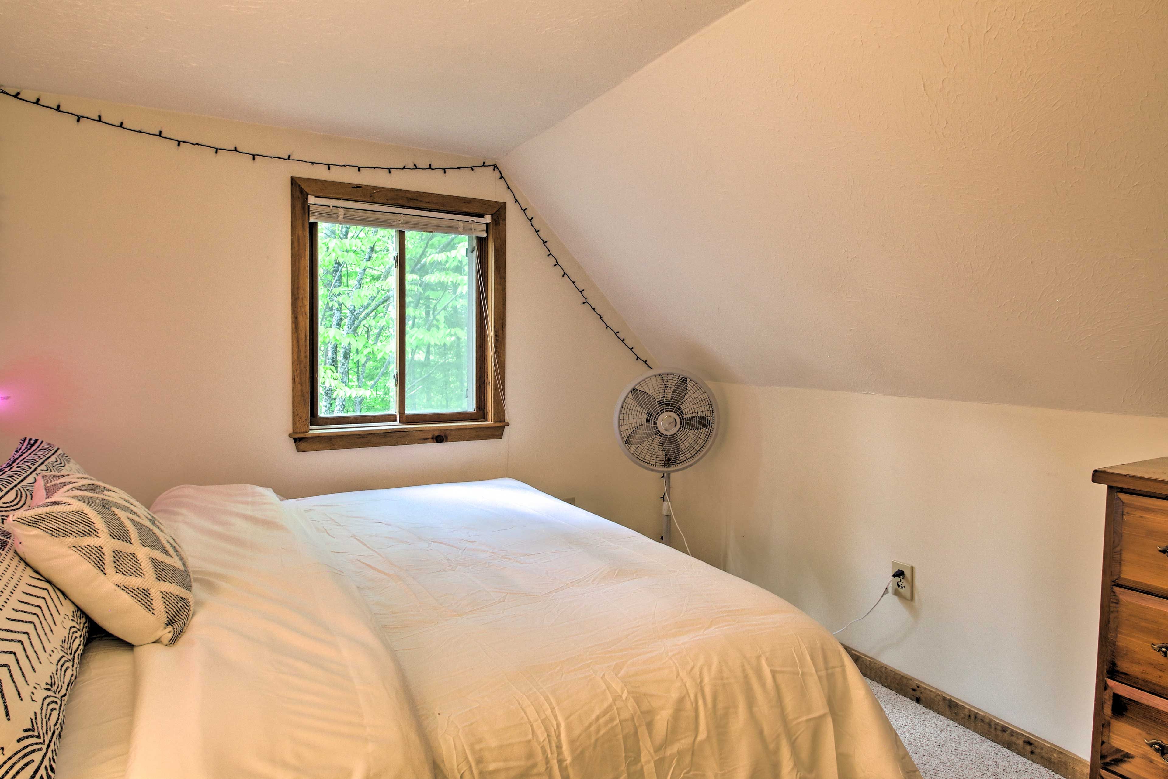 Bedroom 2 | 2nd Floor | King Bed