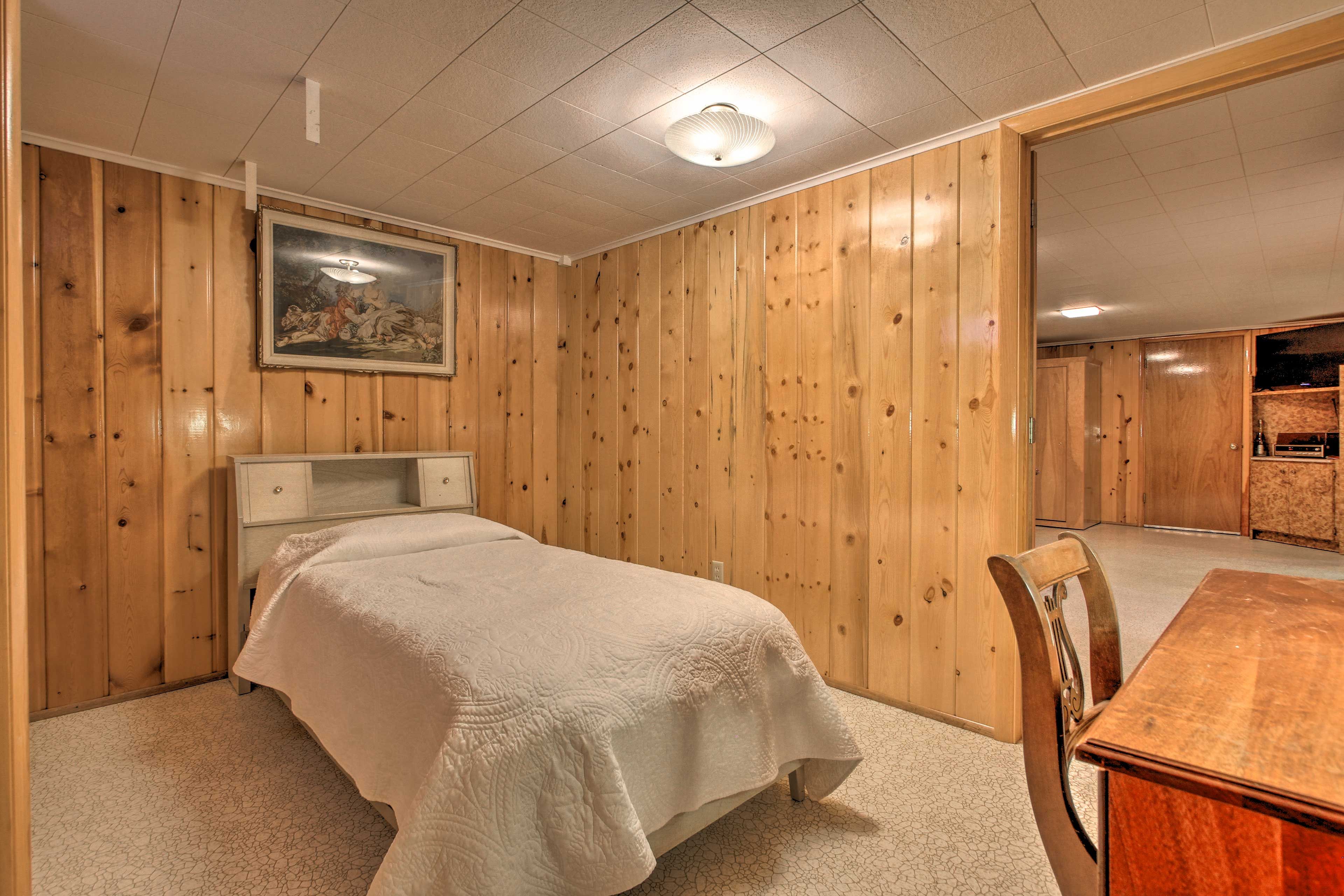 Basement | 3 Twin Beds