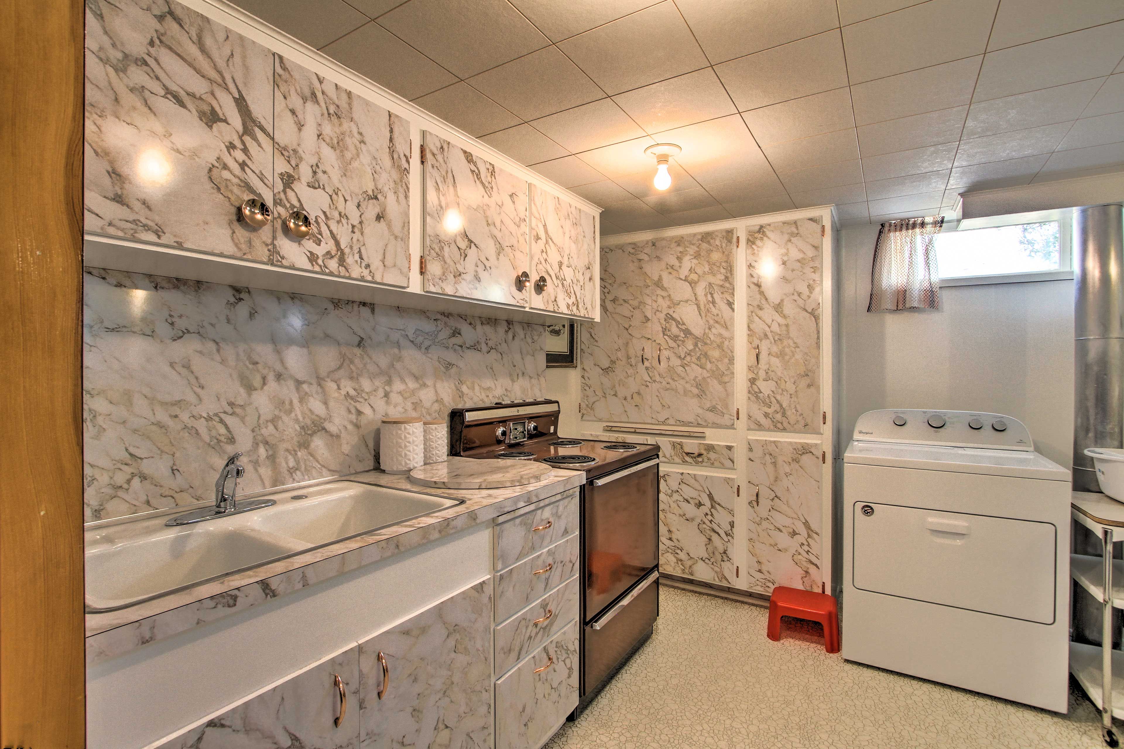 Laundry Room | Kitchenette