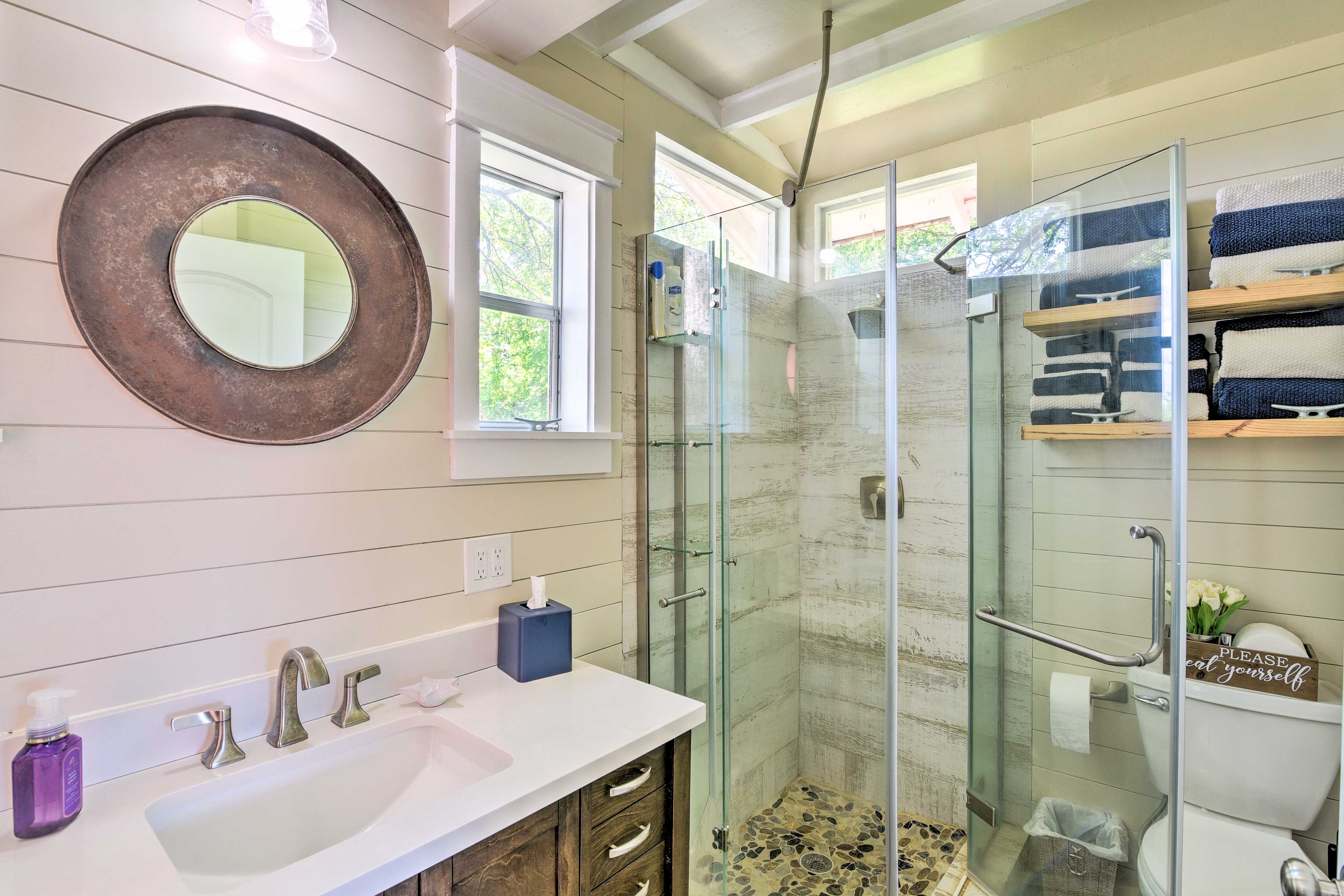 En-Suite Bathroom | Towels Provided