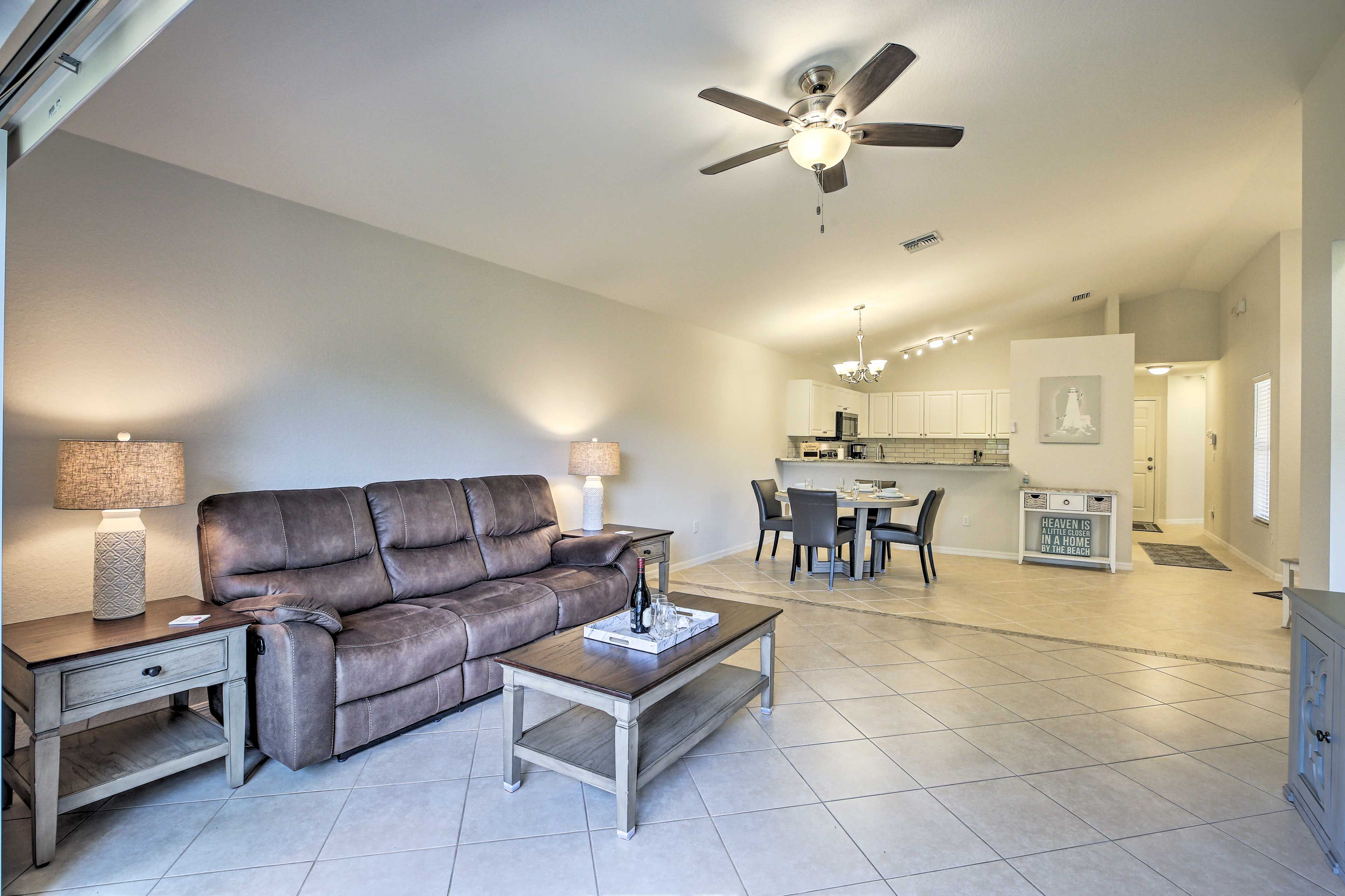 Living Area | Free WiFi | Keyless Entry | Access to Screened Patio