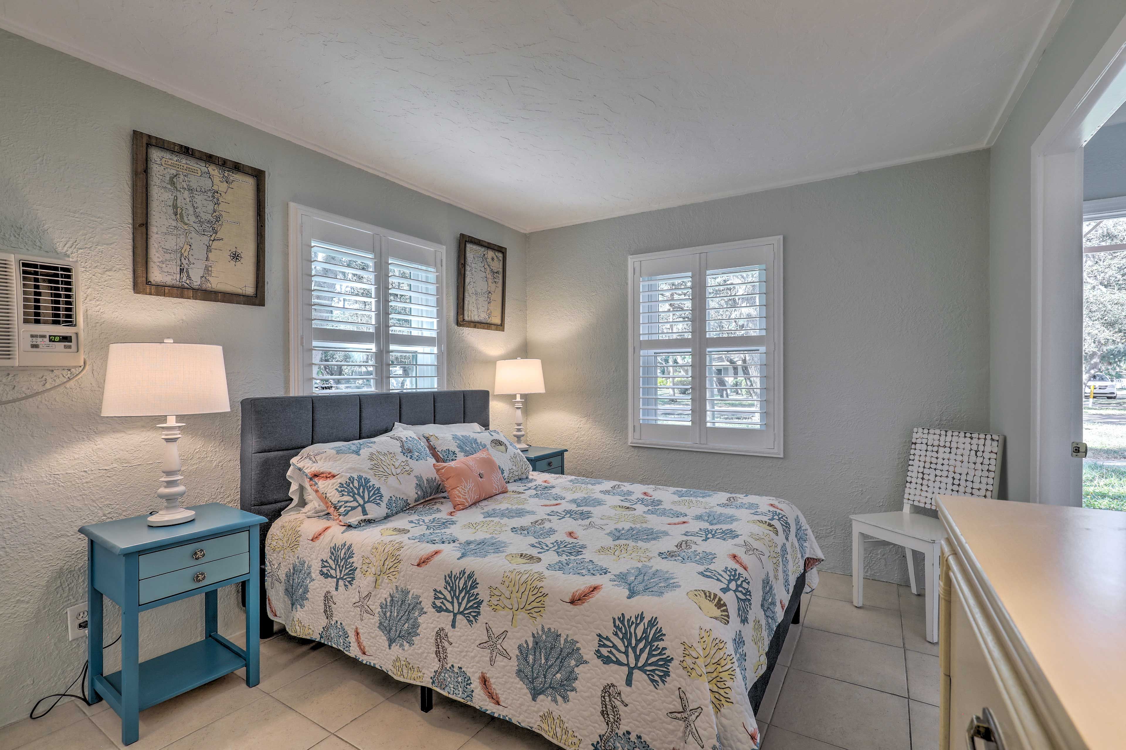 Bedroom | Queen Bed