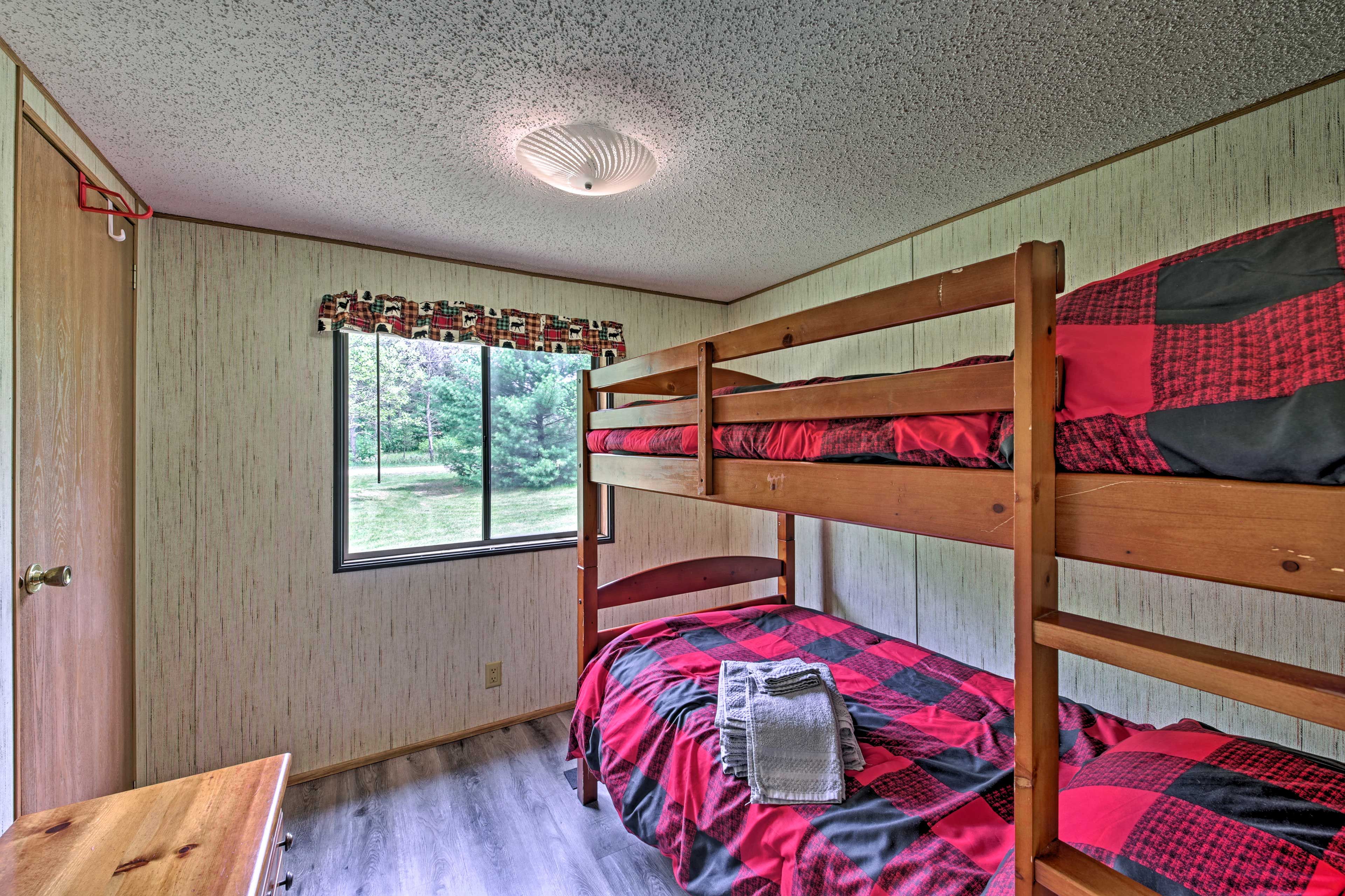 Bedroom 3 | Linens Provided