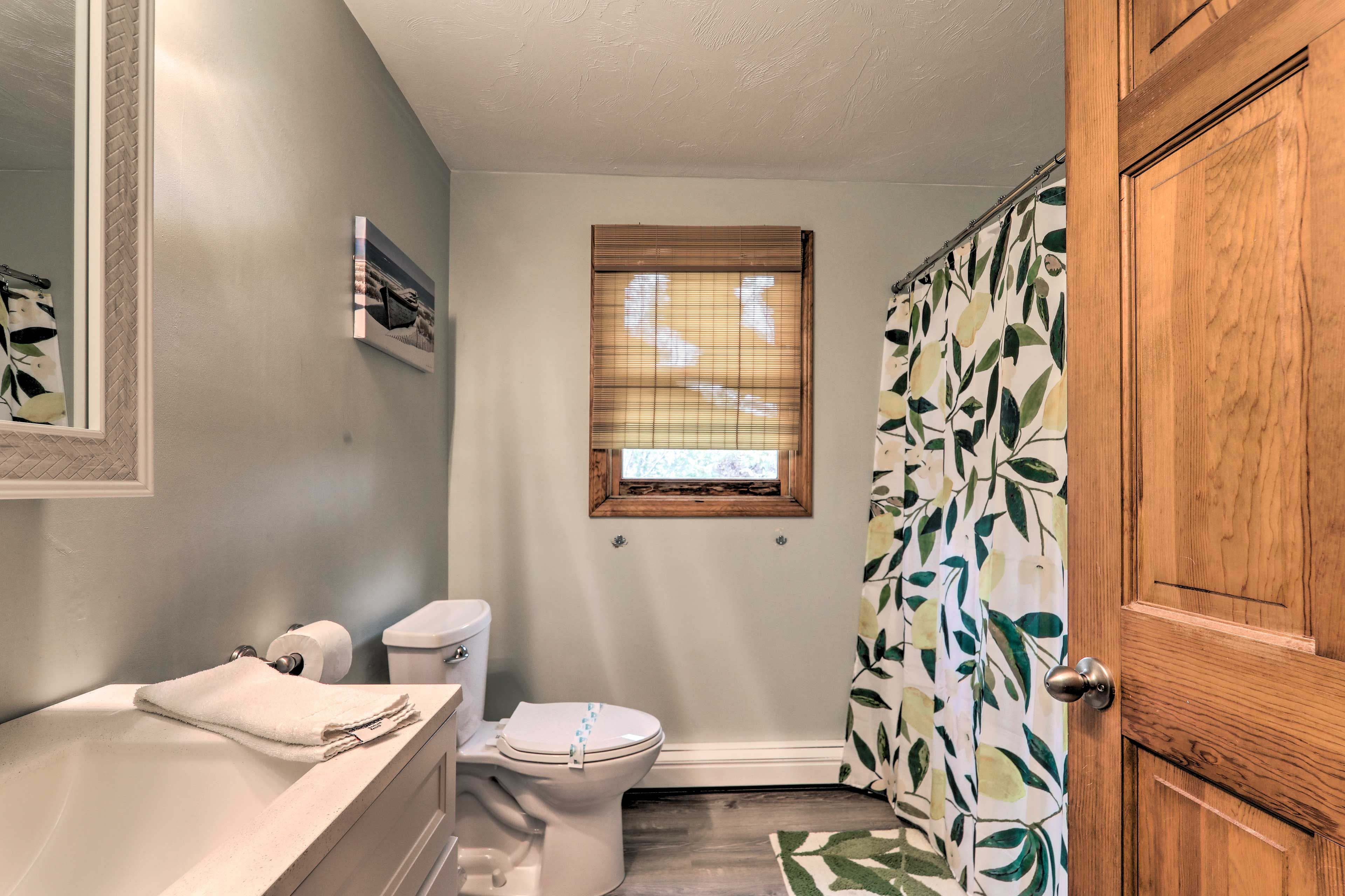 En-Suite Bathroom | Complimentary Toiletries