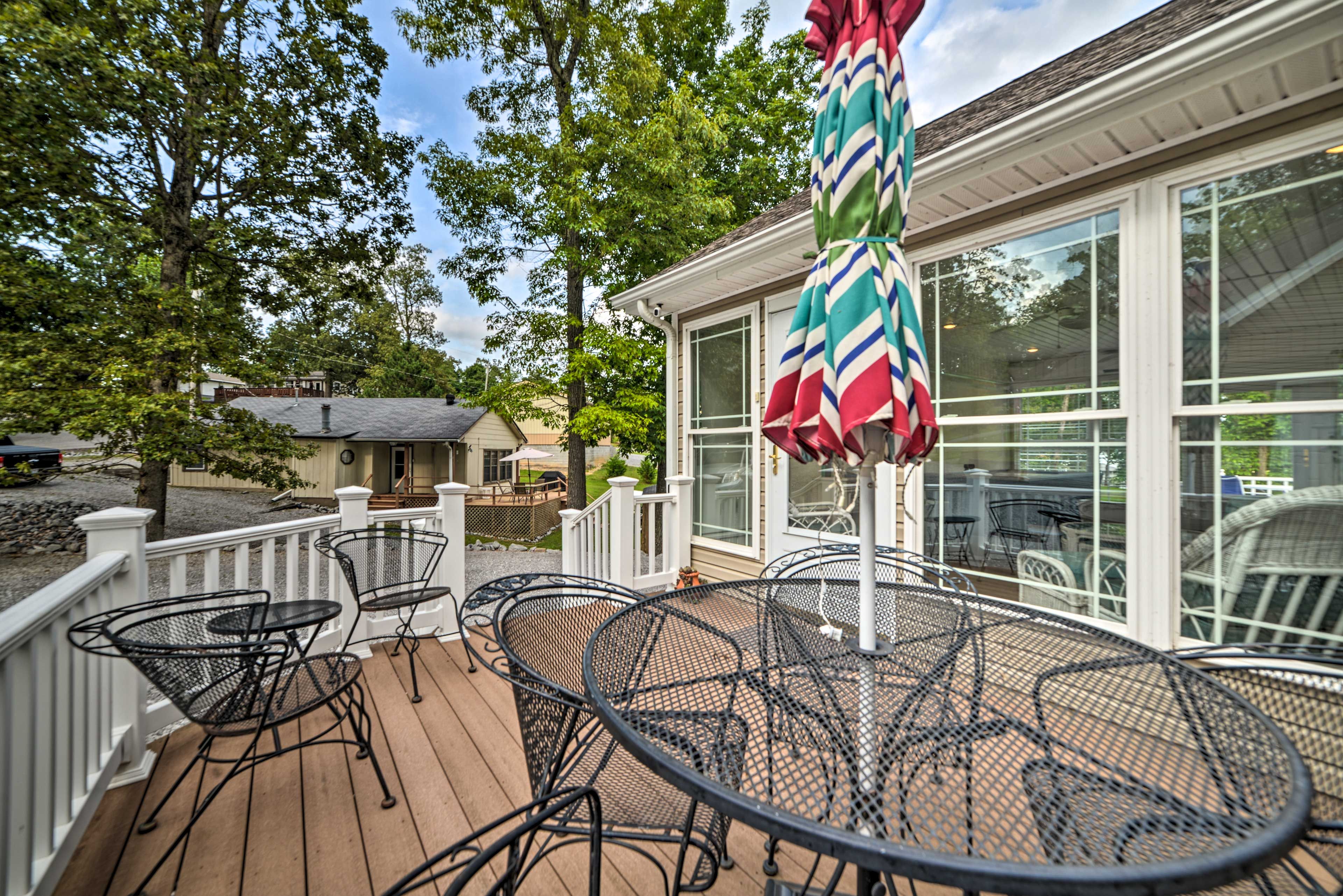 Deck | Outdoor Dining