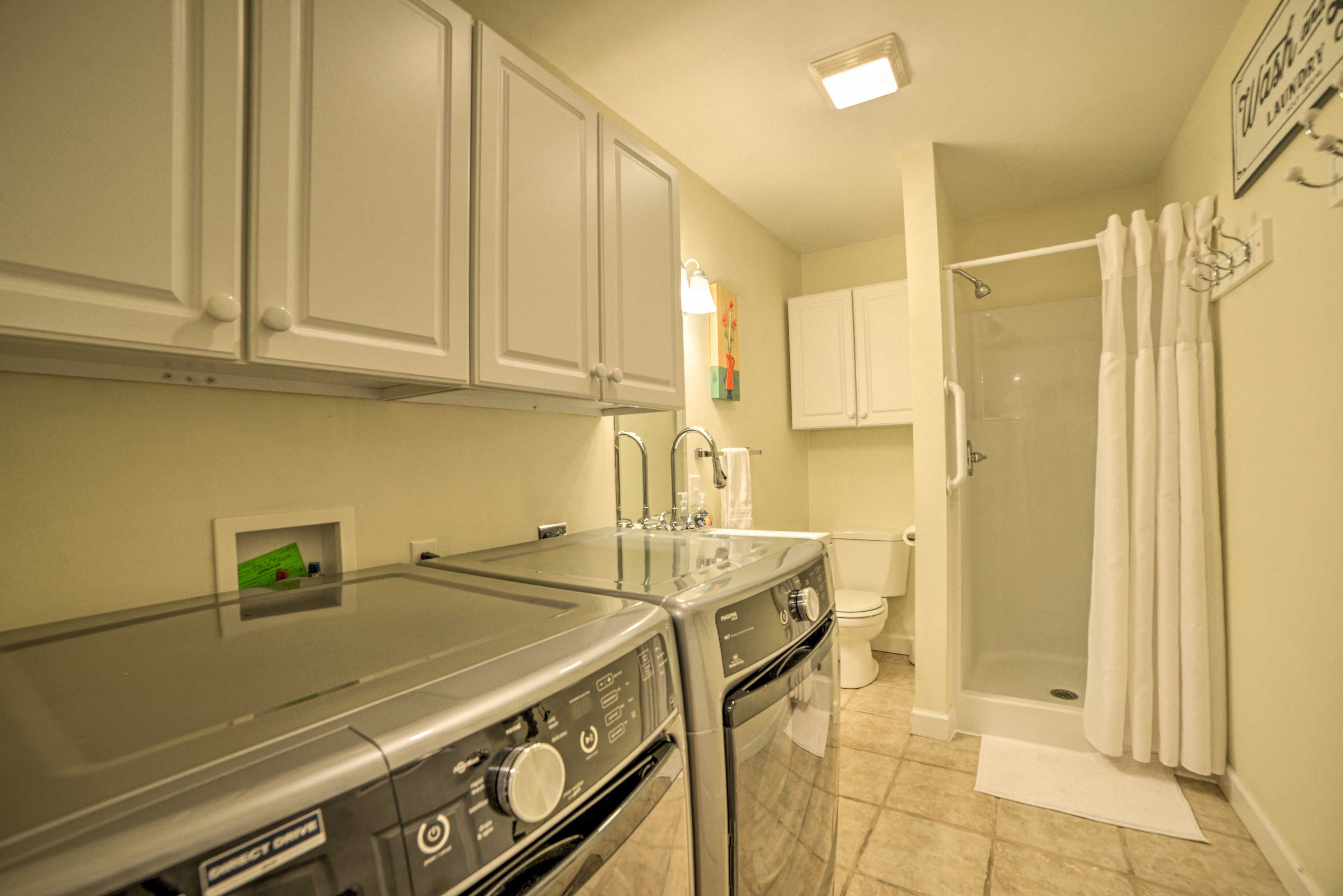 Full Bathroom | Washer/Dryer | Walk-In Shower | Towels Provided