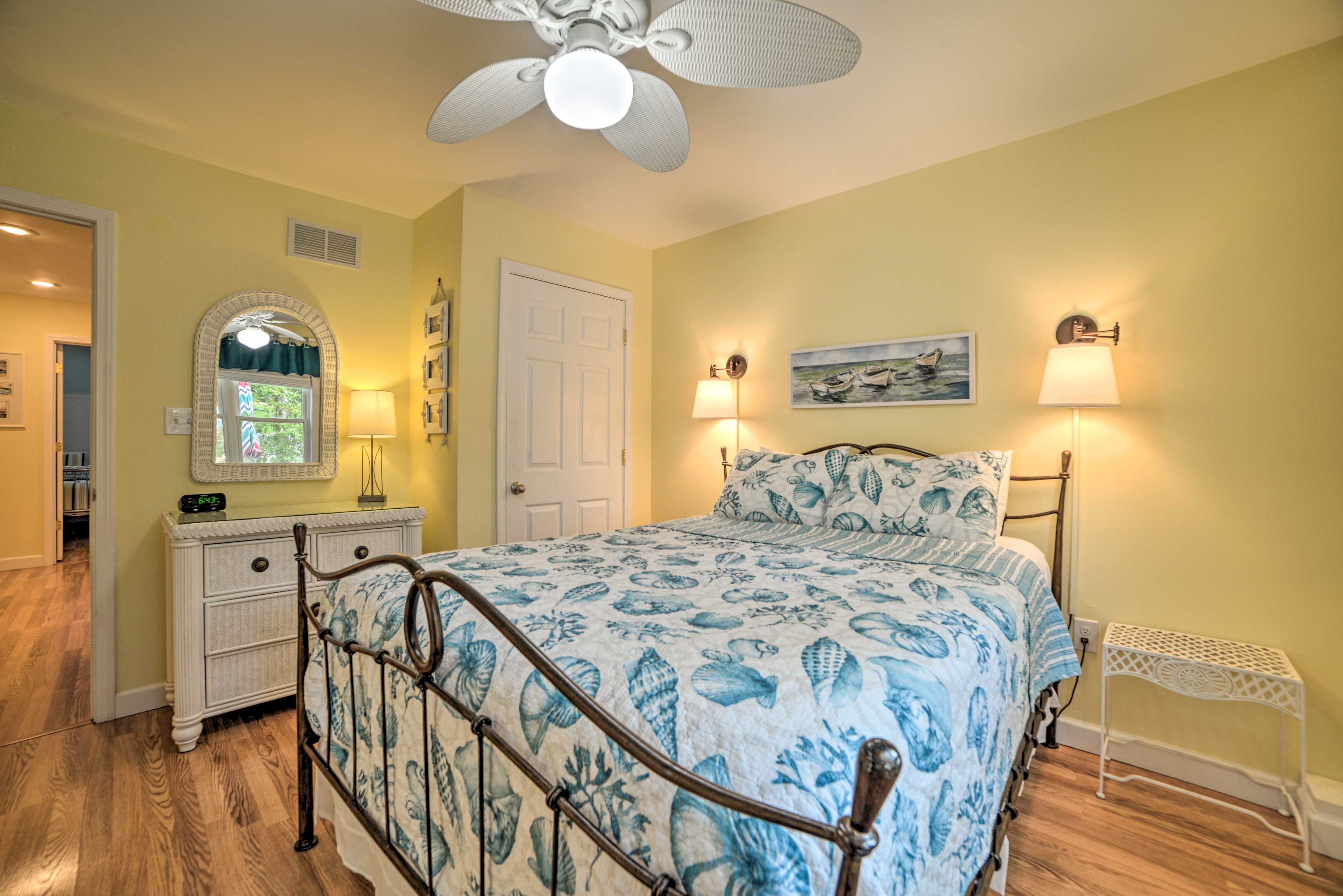 Bedroom 4 | Queen Bed