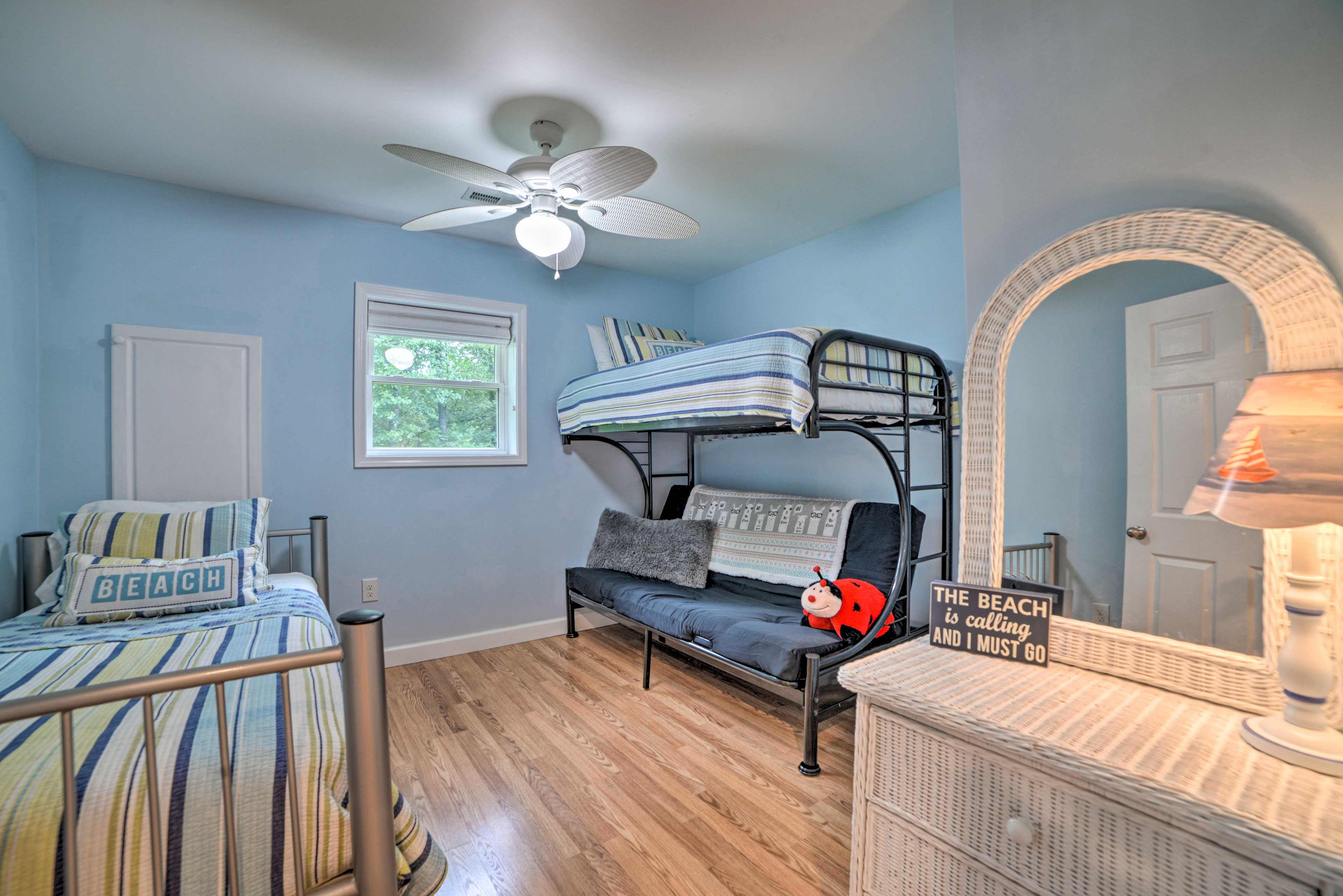 Bedroom 2 | 2 Twin Beds | Full Futon