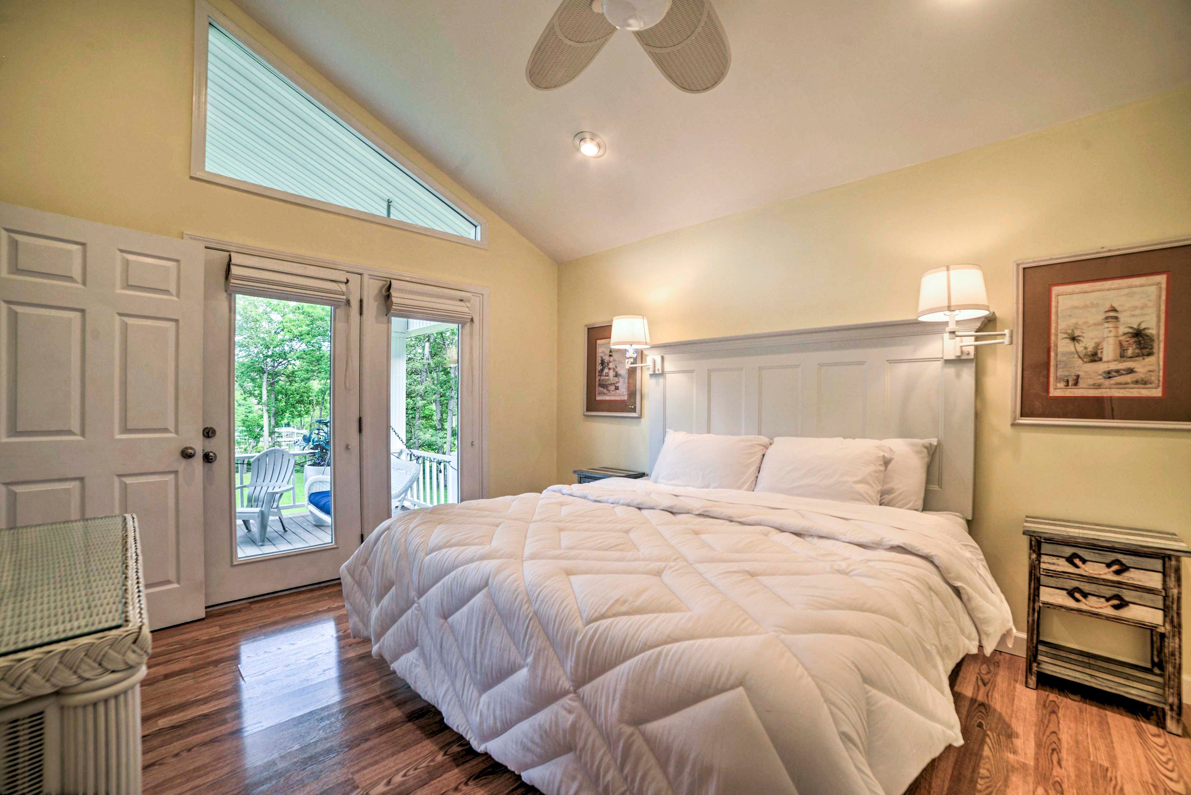 Bedroom 1 | King Bed