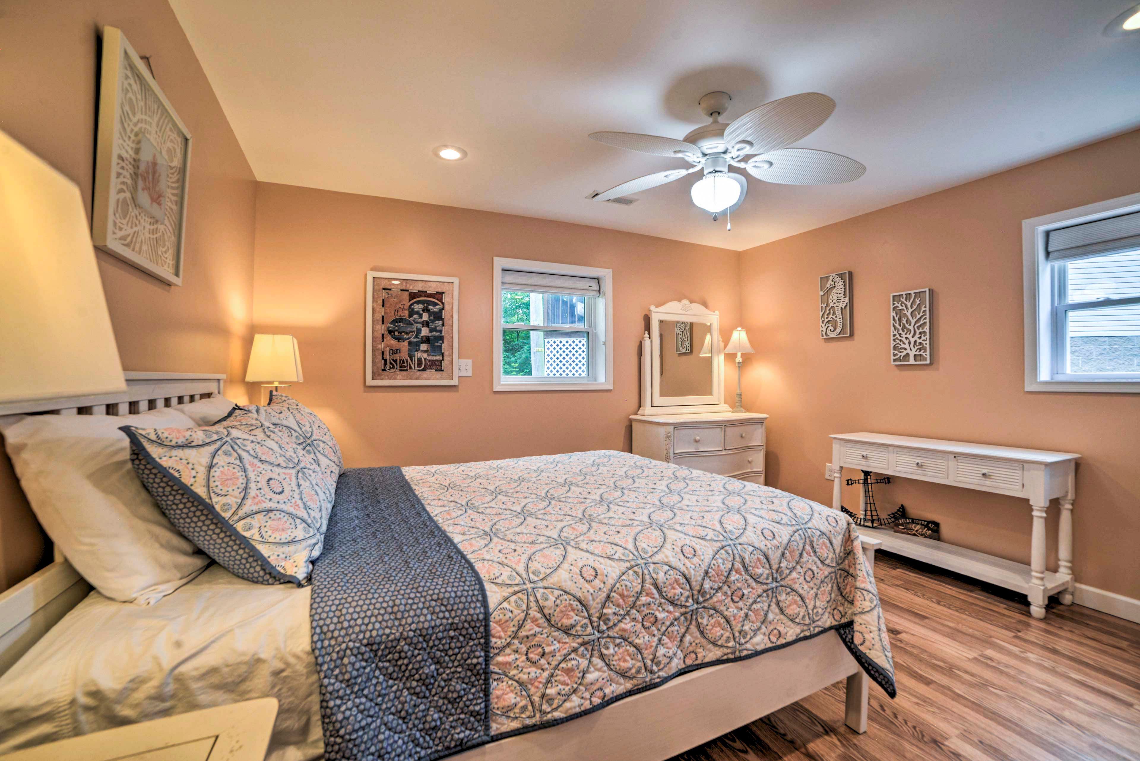 Bedroom 3 | Queen Bed