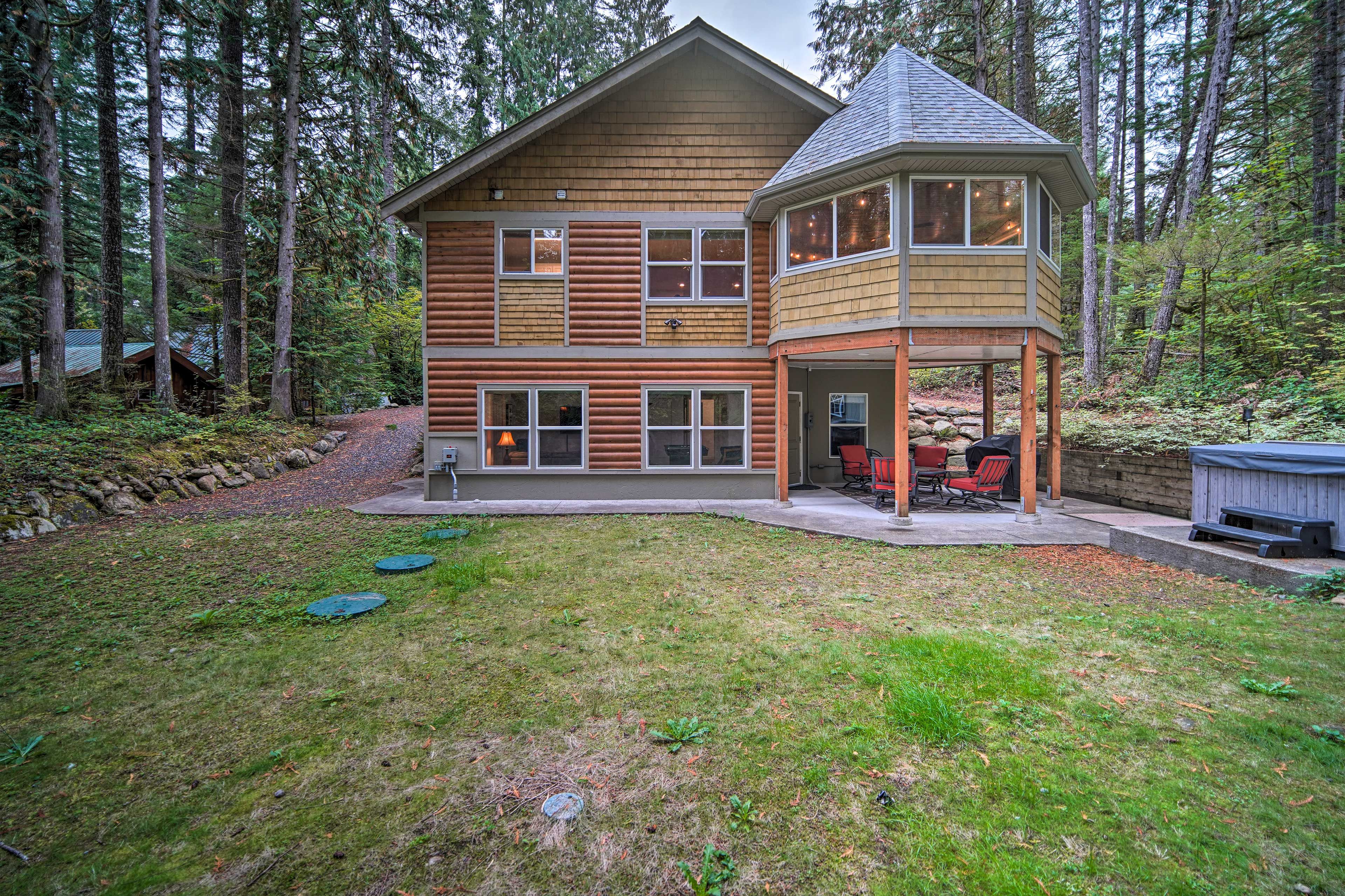 Deming Vacation Rental | 3BR | 2BA | 2 Stories | Stairs Required