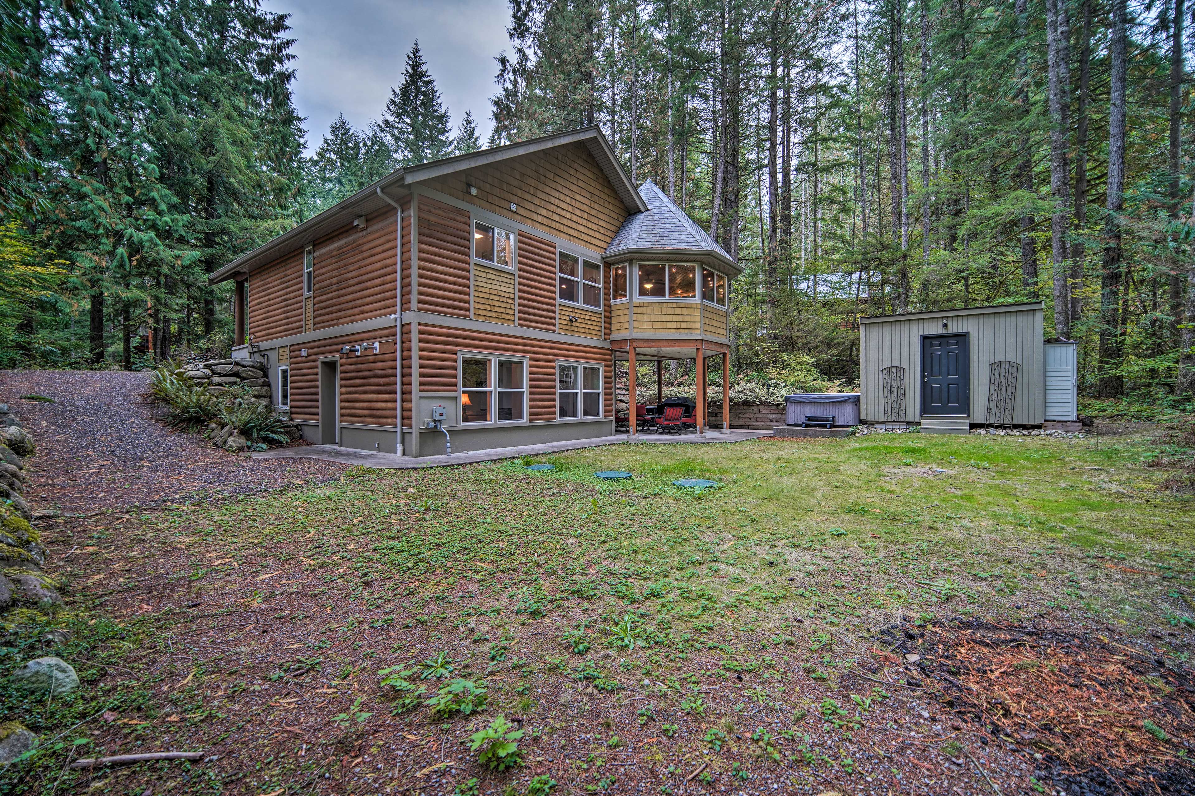 Backyard | Private Hot Tub