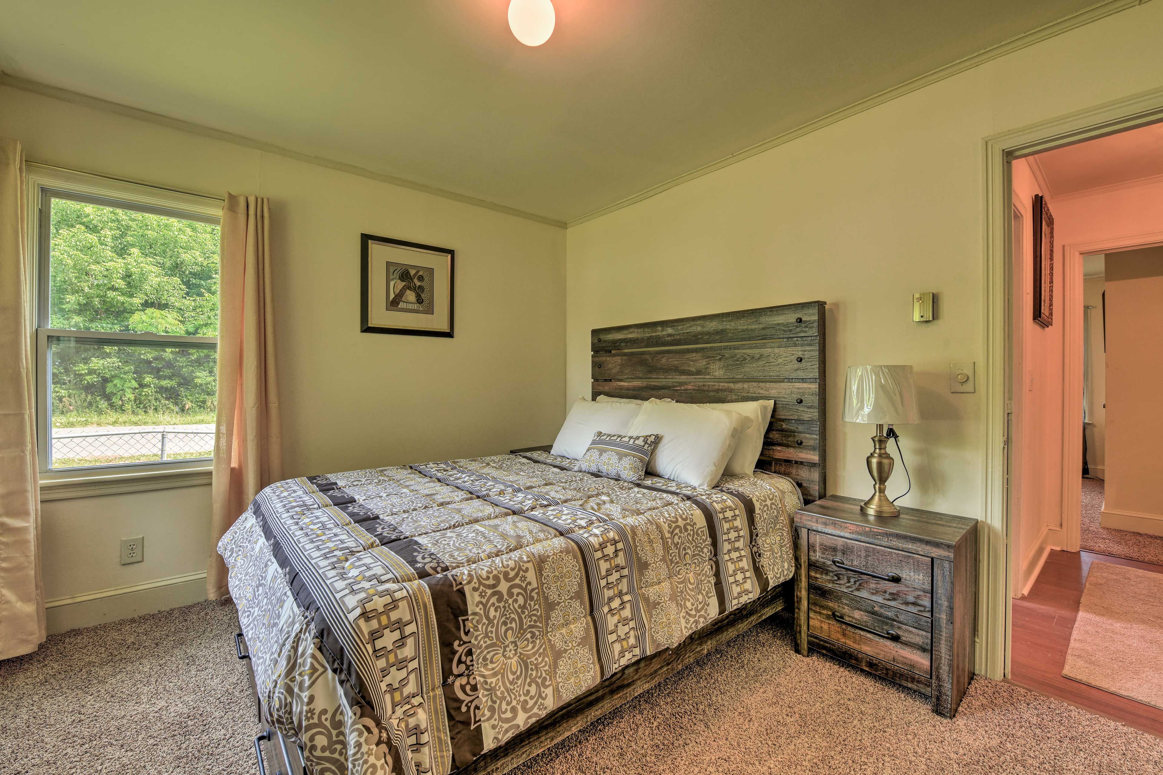 Bedroom 2 | Queen Bed